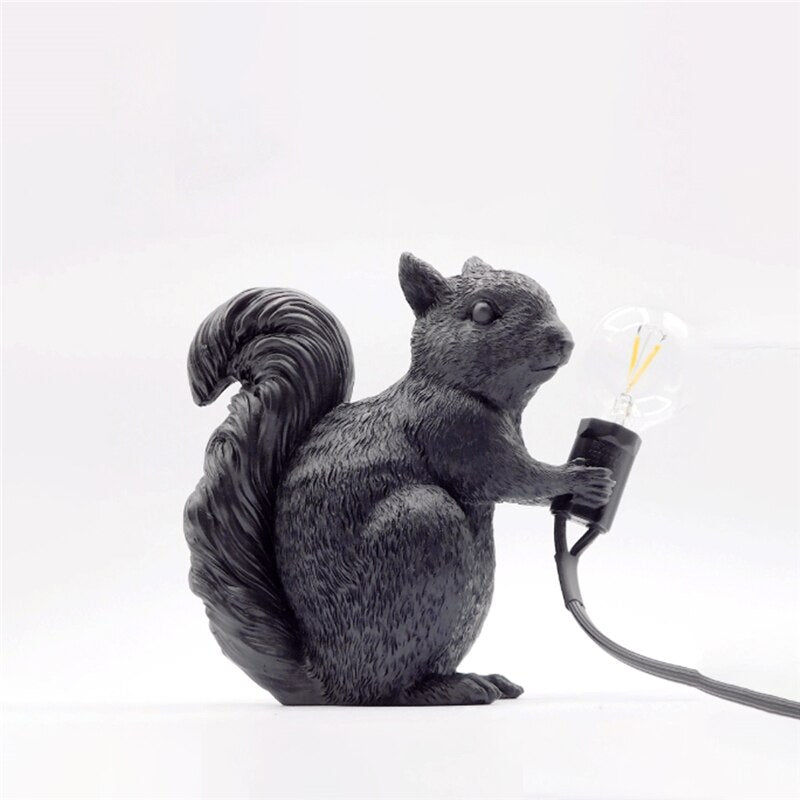 Nordisk designer sødt egern bordlampe – Unik dekorativ lampe til stue, soveværelse og kontor
