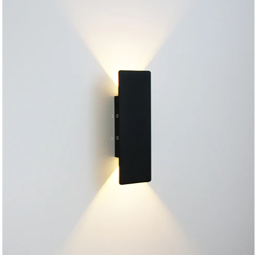 DualBeam Indoor – Elegant Væglampe med Op- og Nedlys til Moderne Indretning