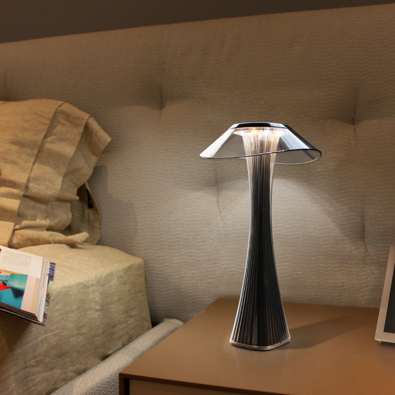 CrystalLamp – LED Diamant Bordlampe i Luksuriøst Design til Hygge og Dekoration