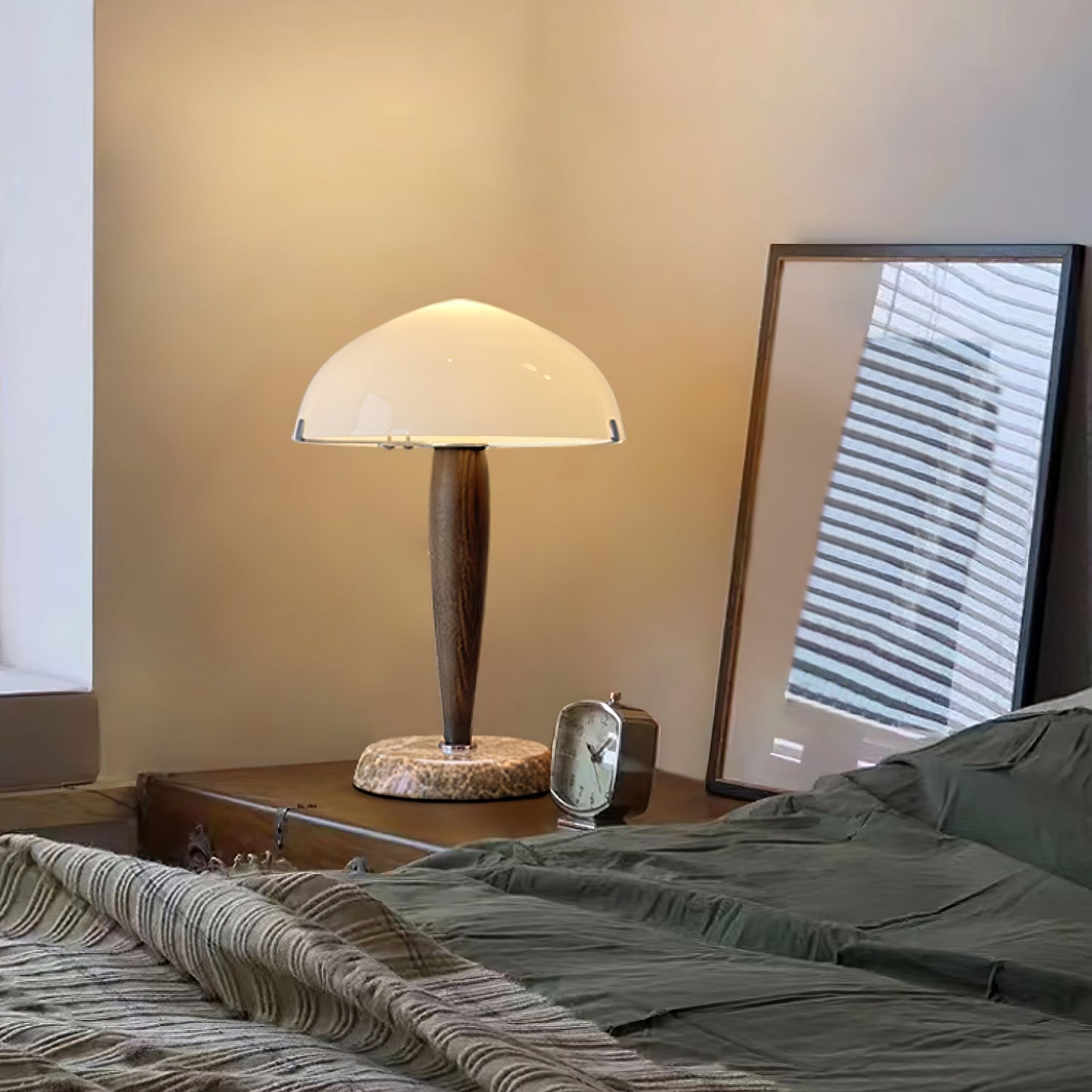 Herman Glow – Moderne Bordlampe i Elegant Design til Stue, Soveværelse og Kontor