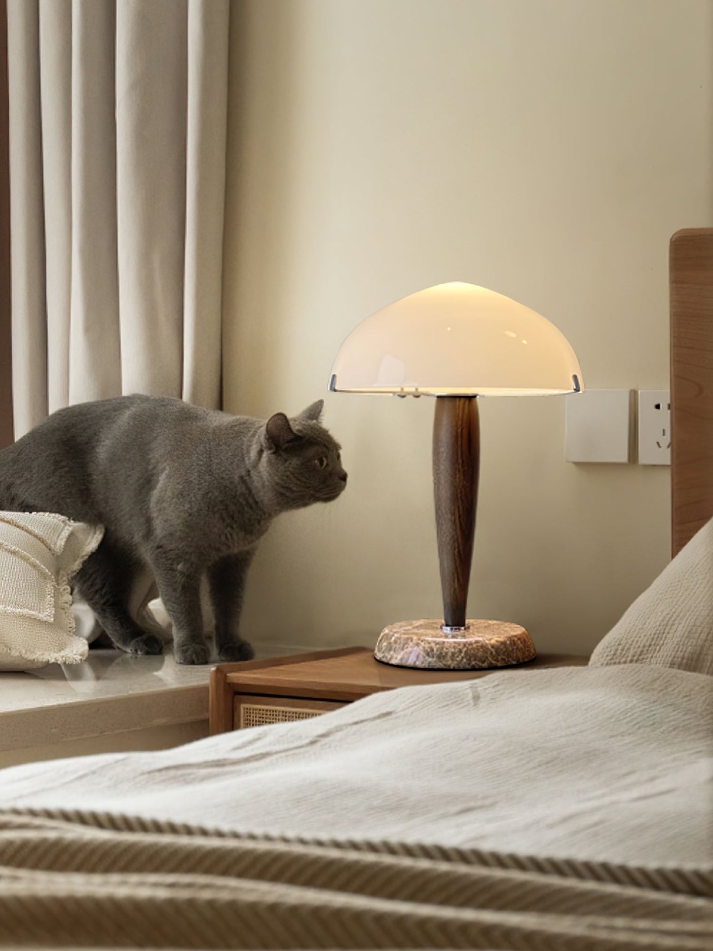 Herman Glow – Moderne Bordlampe i Elegant Design til Stue, Soveværelse og Kontor