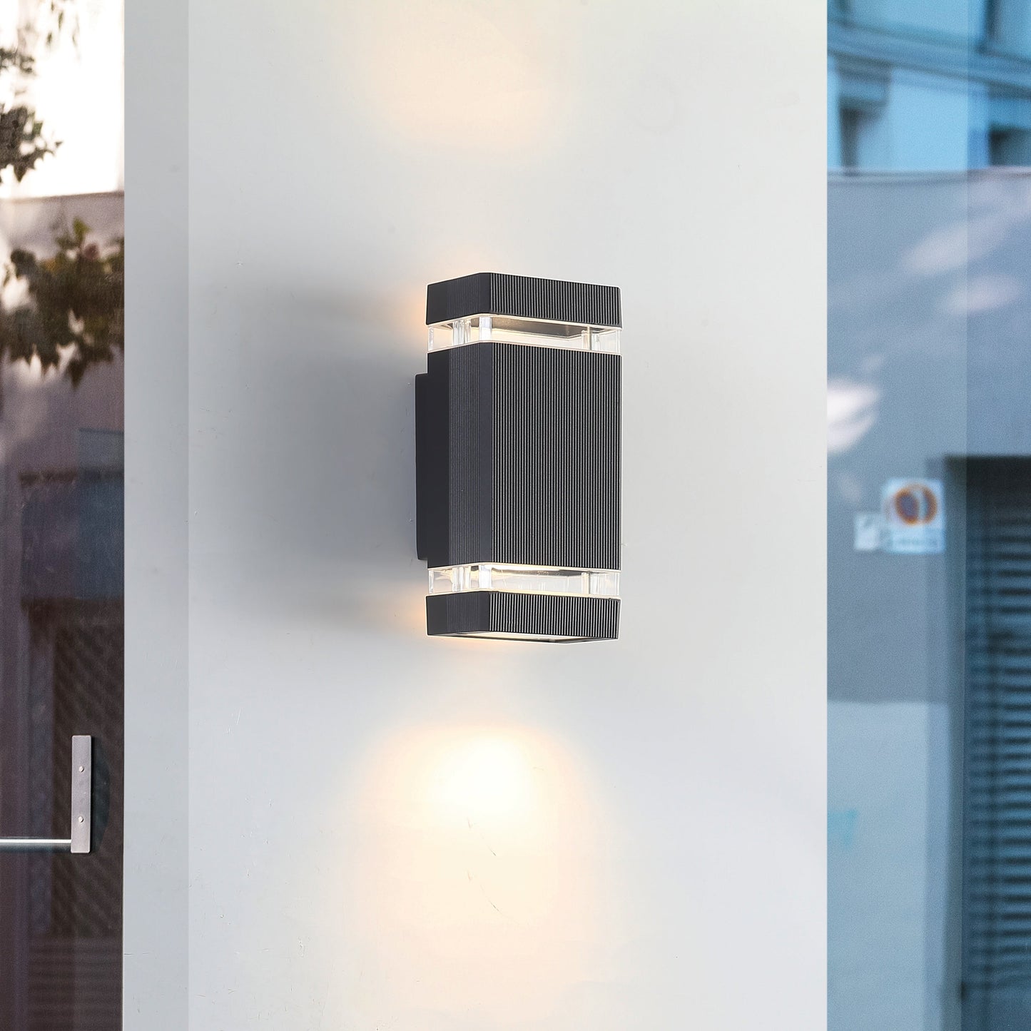 Stilfuld Udendørs Væglampe i Sort med LED-lys – Dawn Kvadratisk Design