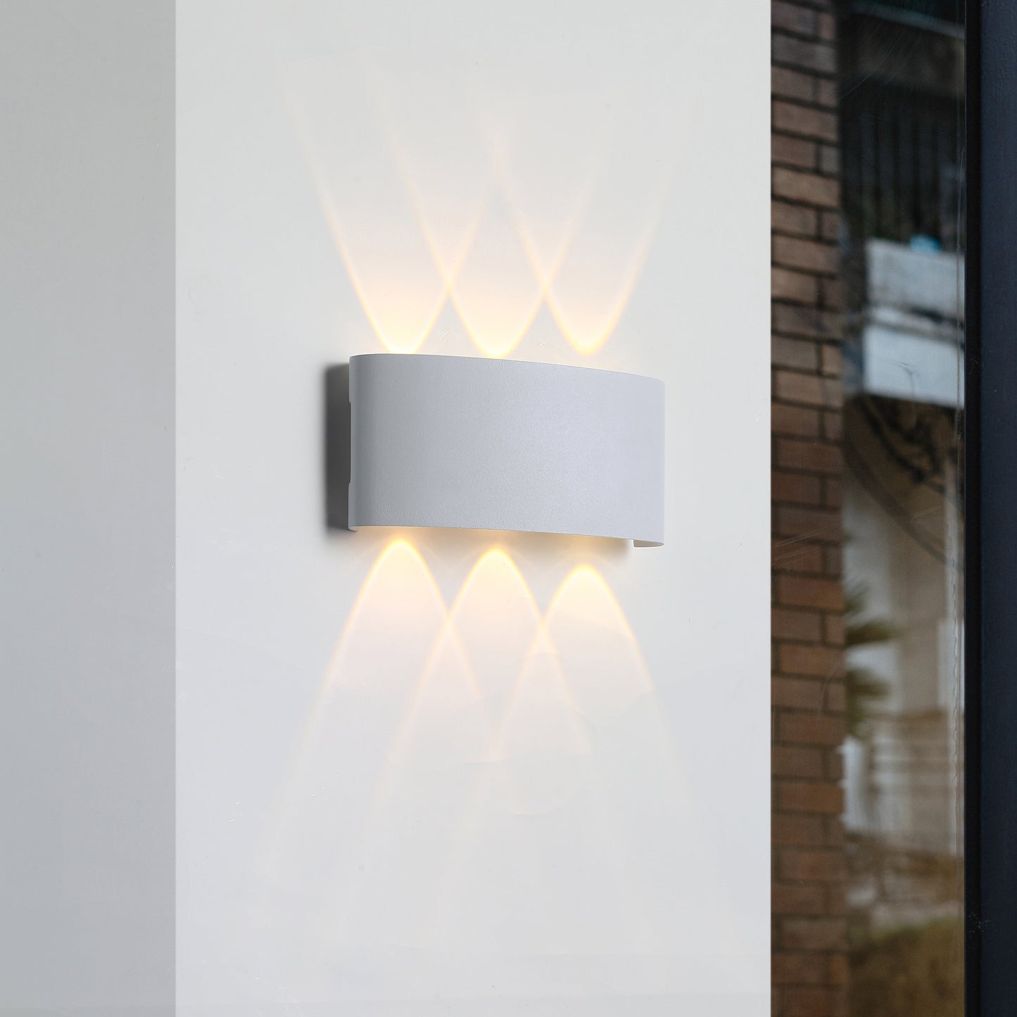 Eleganță și lumină cu Ortelo - Lampa de perete albă de 6W și 17cm