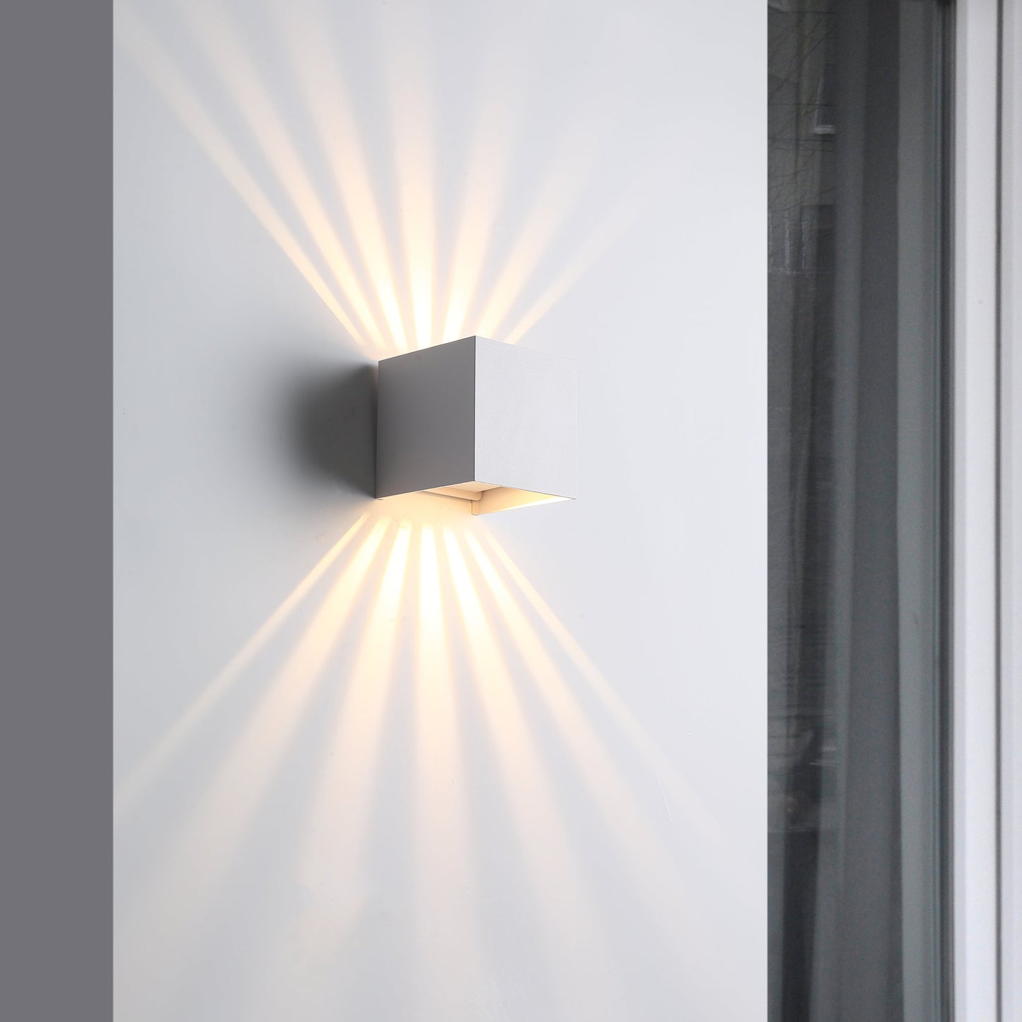 Sølvfarvet IP65 6W Udendørs Væglampe med Smuk Sunset Design