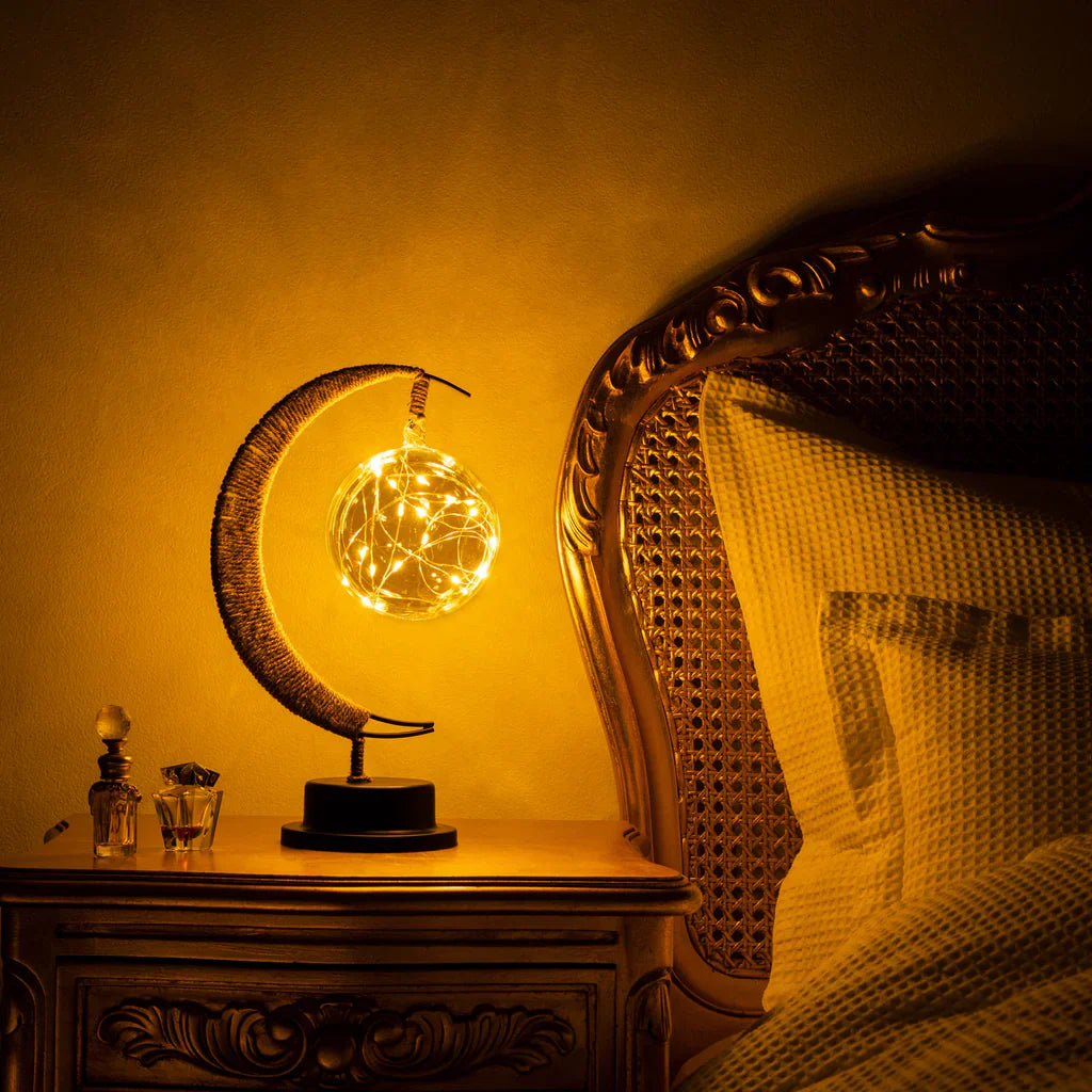 Enchanted Moon – Dekorativ Månelampe med Magisk Glød til Hygge og Stemningsfuld Indretning
