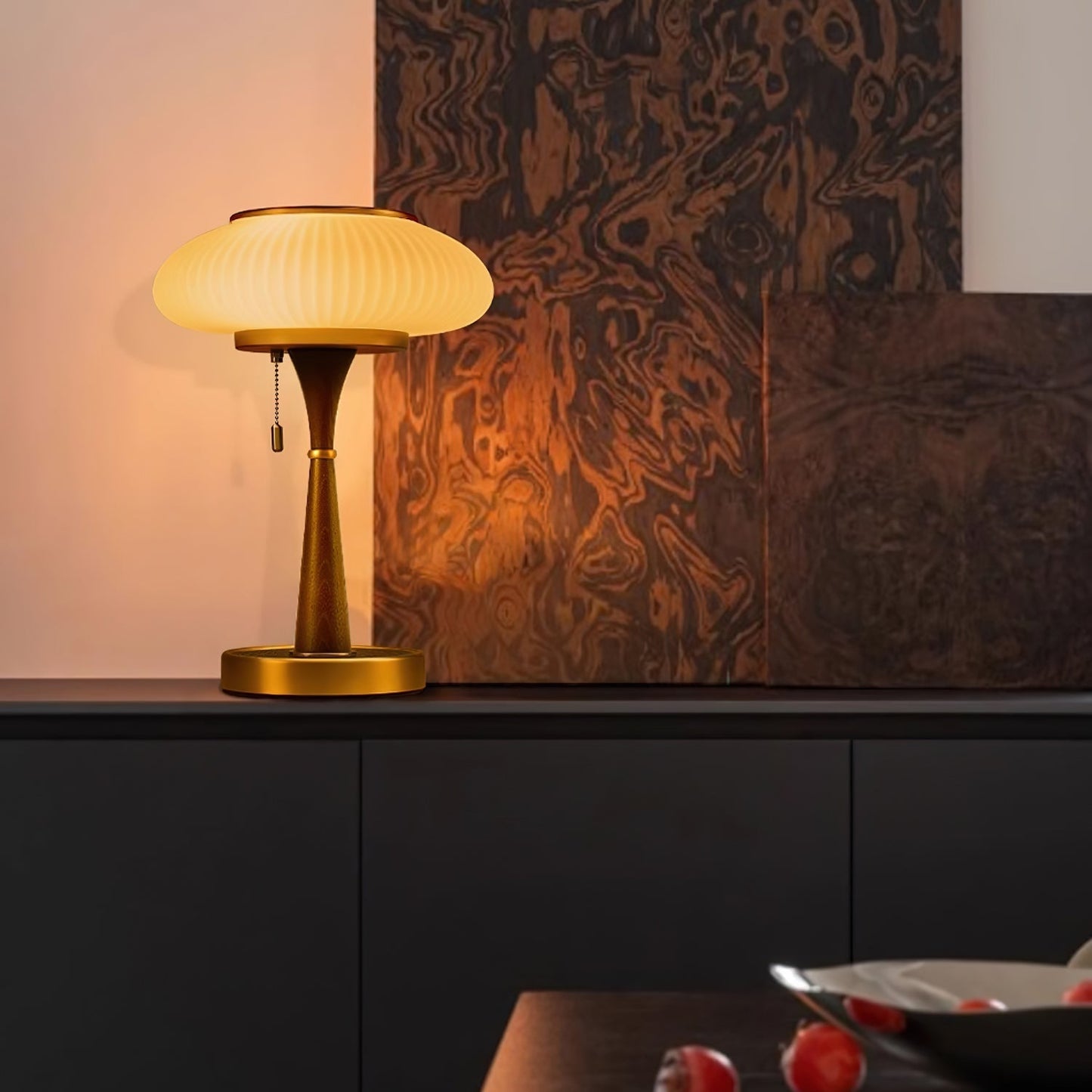 Matsutake Glow – Elegant Bordlampe i Svampeinspireret Design til Moderne Indretning