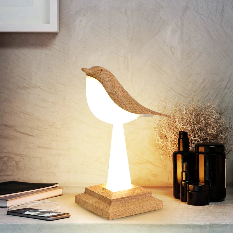 MissBird V2 – Unik Bordlampe i Moderne Design med Eksklusivt Fugl-Motiv