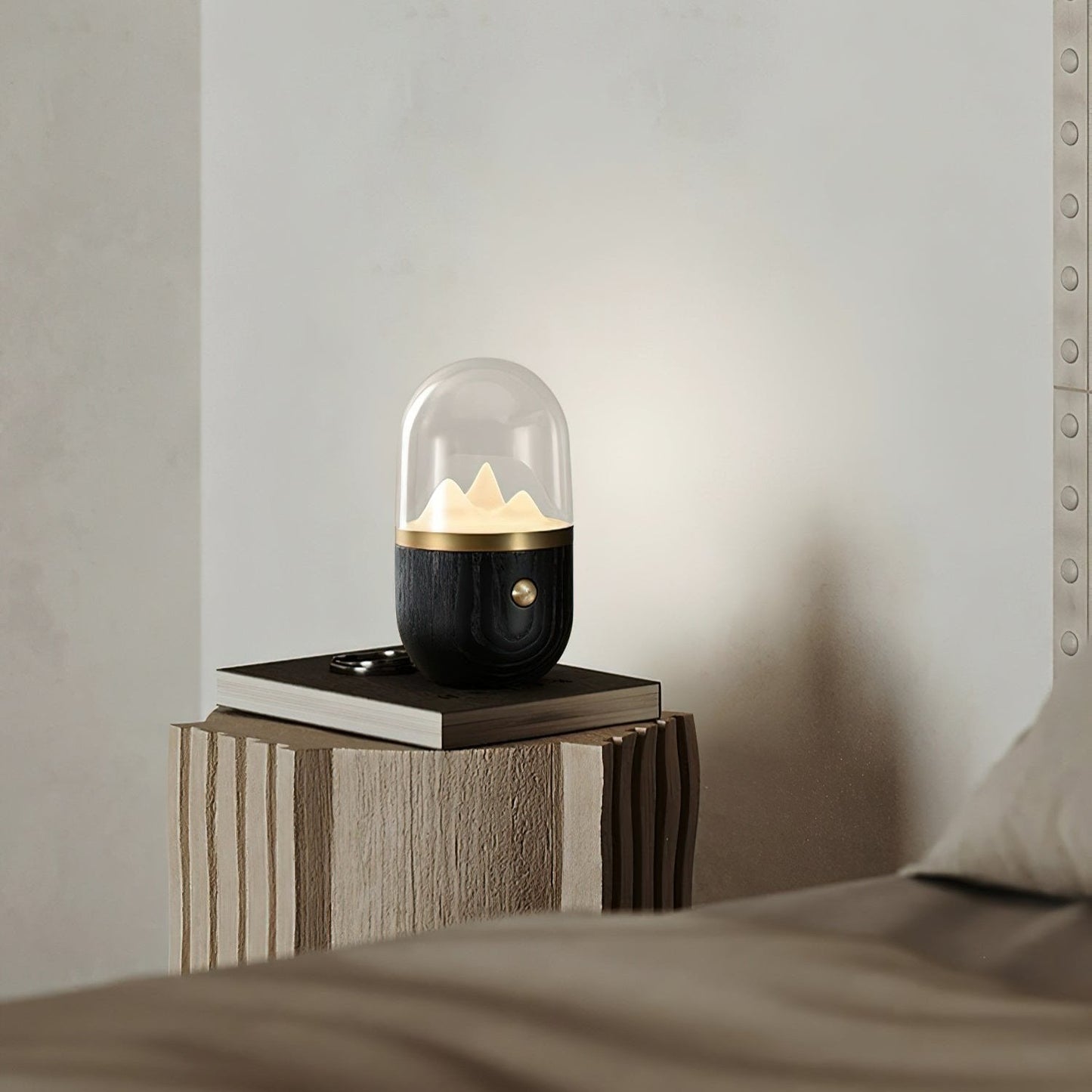 Bjergtop Glow – Unik Natbordslampe i Naturinspireret Design til Hygge og Stemning