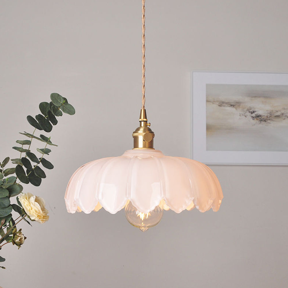 FloraGlaze Vintage – Hængelampe med Glaseret Blomsterdesign i Klassisk Retrostil