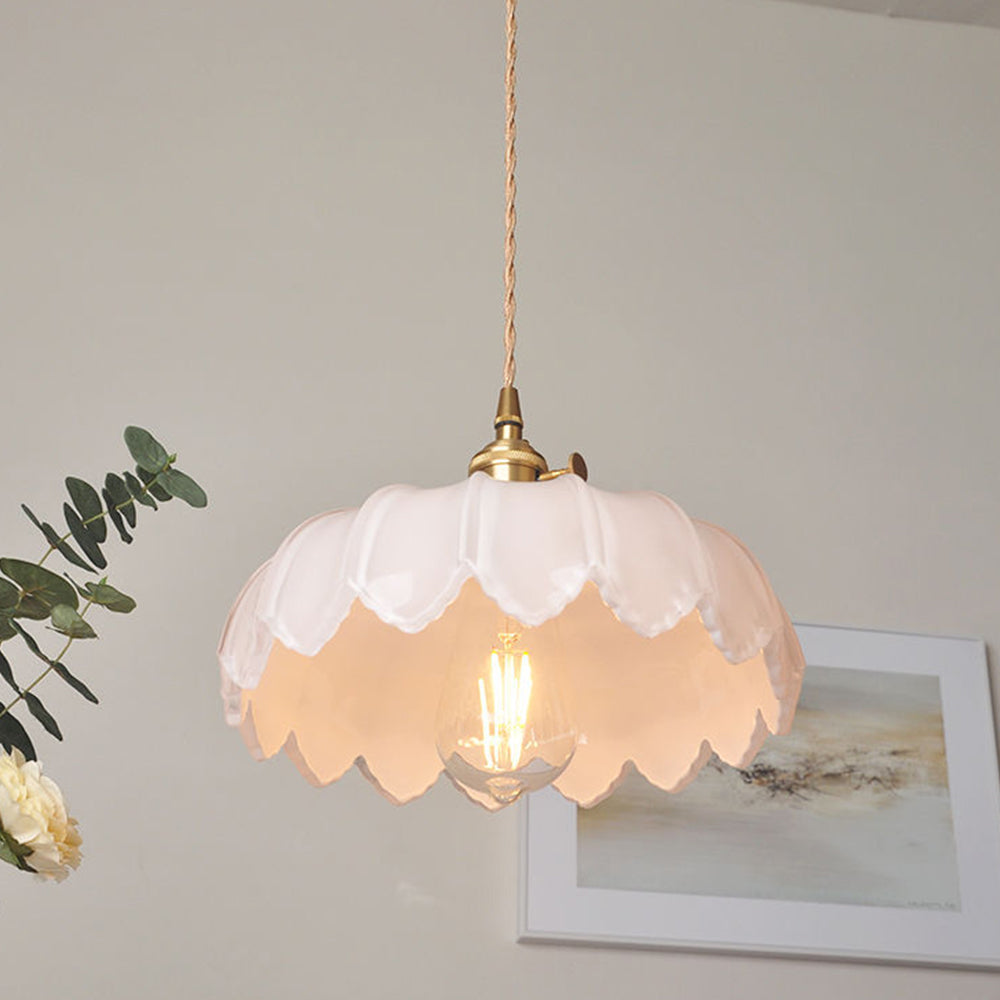 FloraGlaze Vintage – Hængelampe med Glaseret Blomsterdesign i Klassisk Retrostil