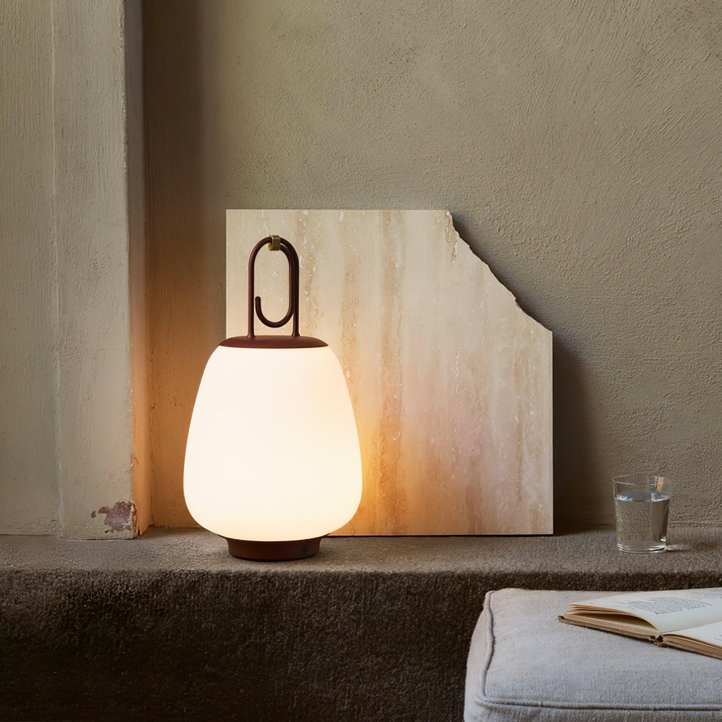 Portable Lantern – Bærbar Bordlampe med Indbygget Batteri til Hygge og Stemningsfuld Belysning
