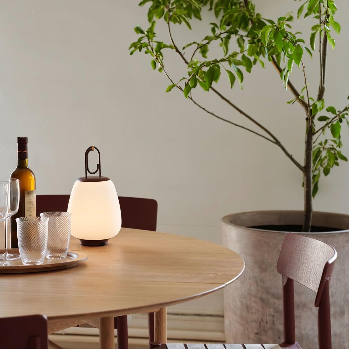 Portable Lantern – Bærbar Bordlampe med Indbygget Batteri til Hygge og Stemningsfuld Belysning