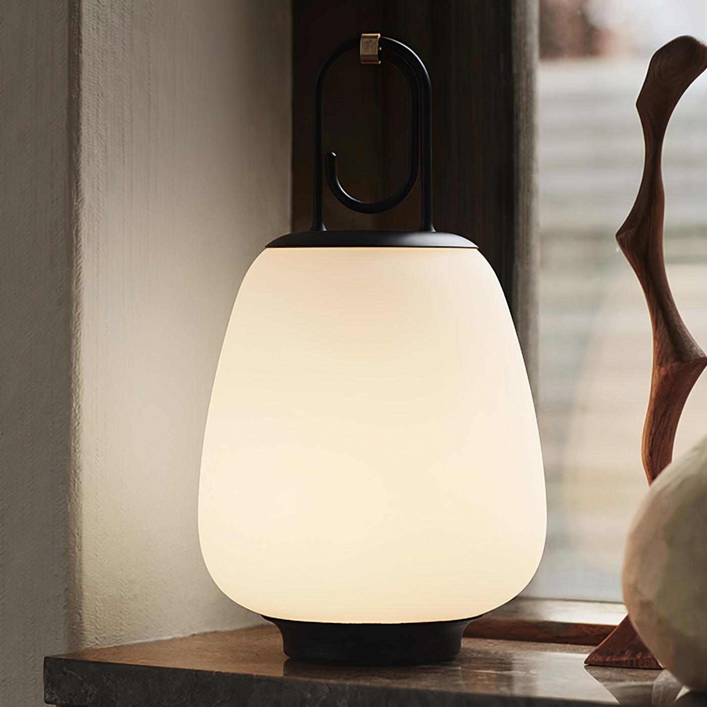 Portable Lantern – Bærbar Bordlampe med Indbygget Batteri til Hygge og Stemningsfuld Belysning