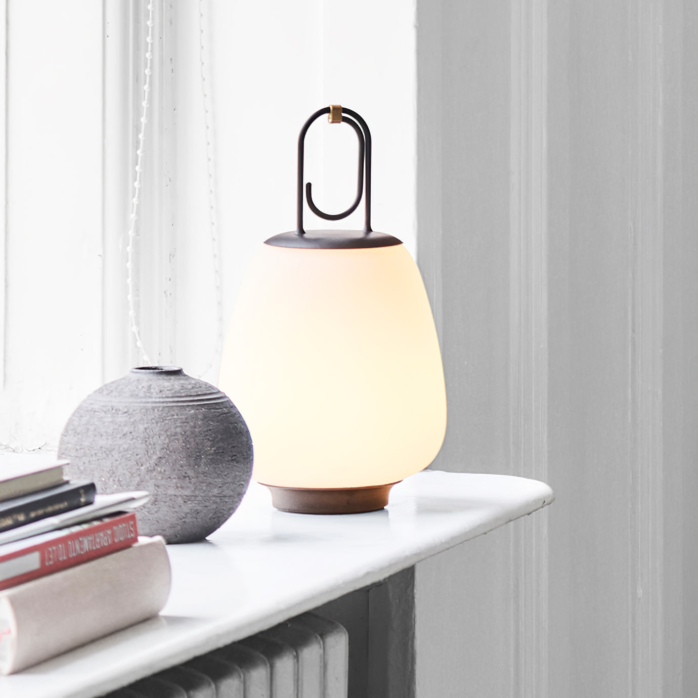 Portable Lantern – Bærbar Bordlampe med Indbygget Batteri til Hygge og Stemningsfuld Belysning