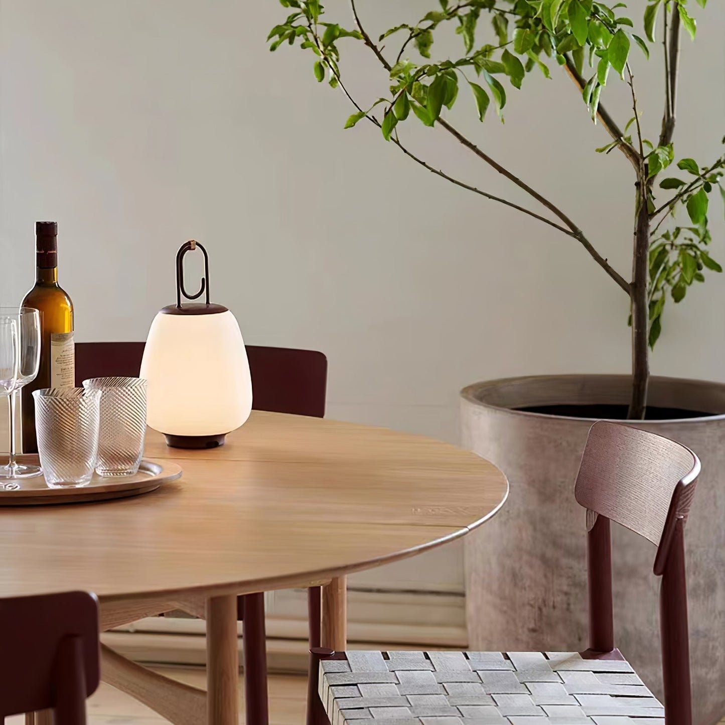 Portable Lantern – Bærbar Bordlampe med Indbygget Batteri til Hygge og Stemningsfuld Belysning