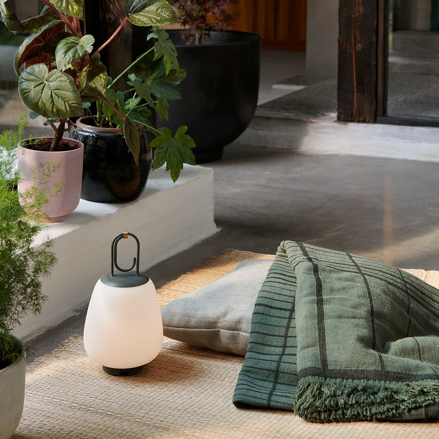 Portable Lantern – Bærbar Bordlampe med Indbygget Batteri til Hygge og Stemningsfuld Belysning