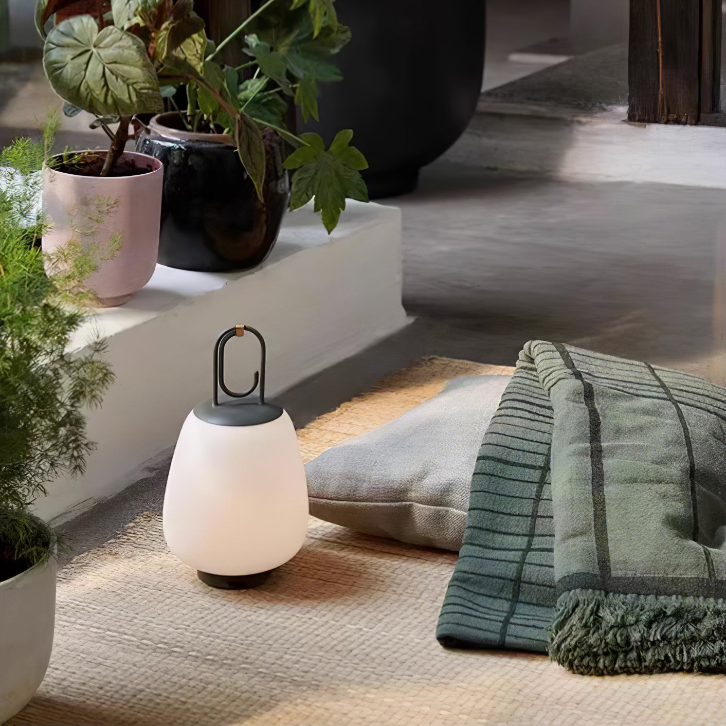 Portable Lantern – Bærbar Bordlampe med Indbygget Batteri til Hygge og Stemningsfuld Belysning