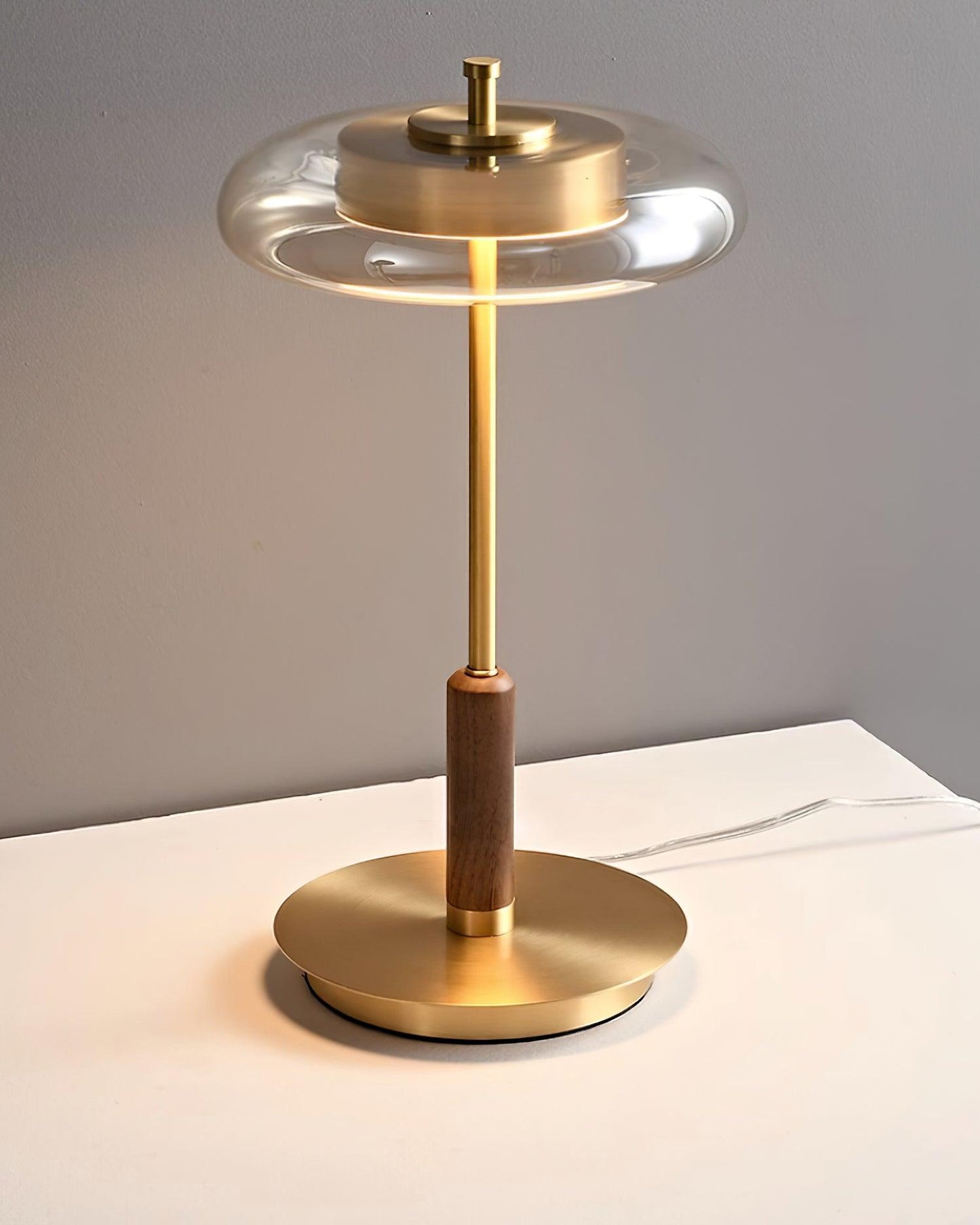 Ronaldo – Elegant Bordlampe i Moderne Design til Stue, Kontor og Soveværelse