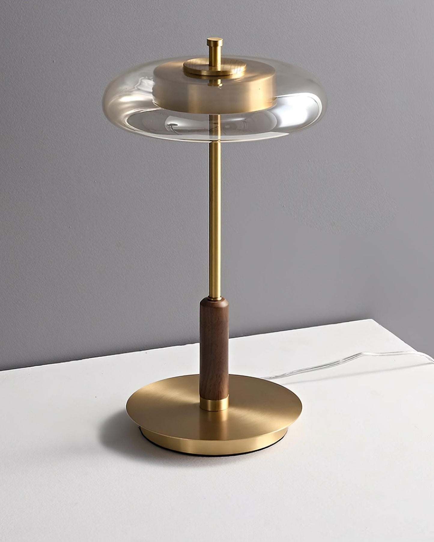 Ronaldo – Elegant Bordlampe i Moderne Design til Stue, Kontor og Soveværelse