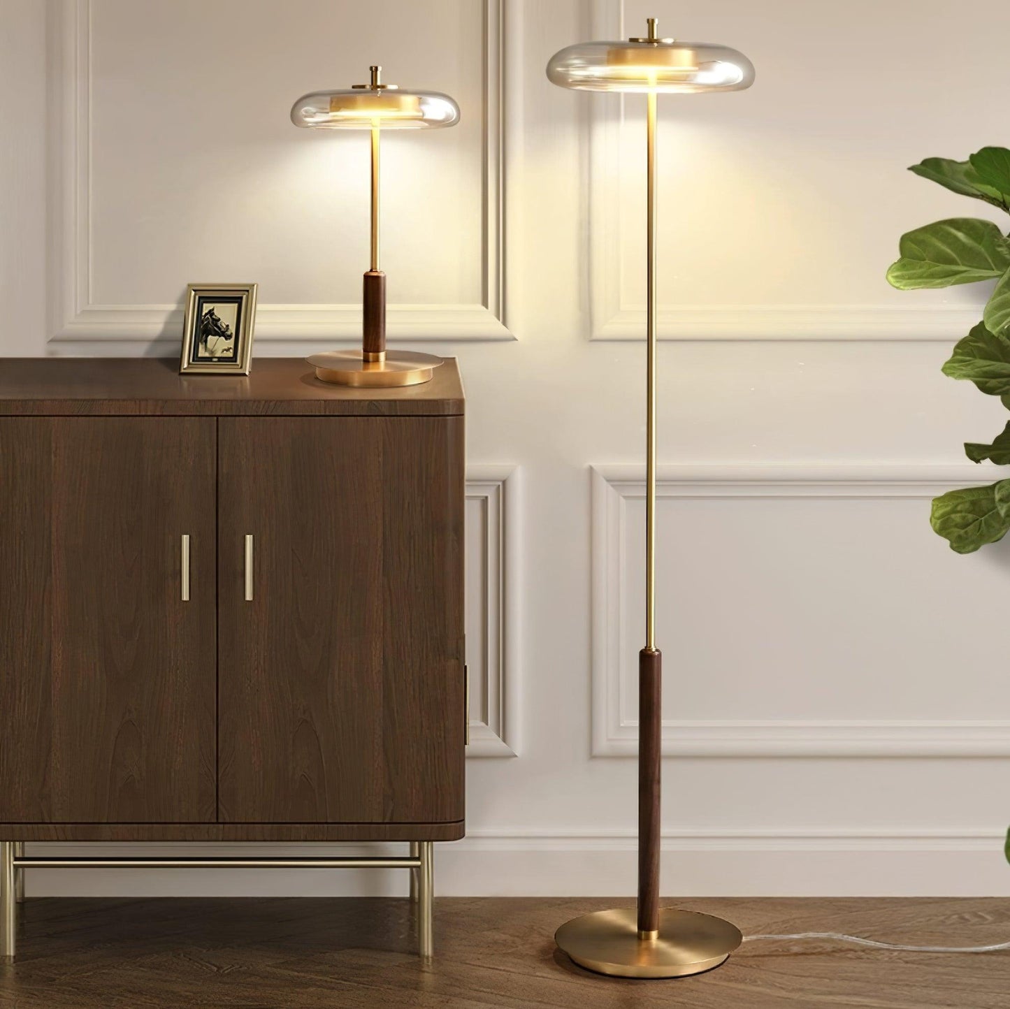 Ronaldo – Elegant Bordlampe i Moderne Design til Stue, Kontor og Soveværelse