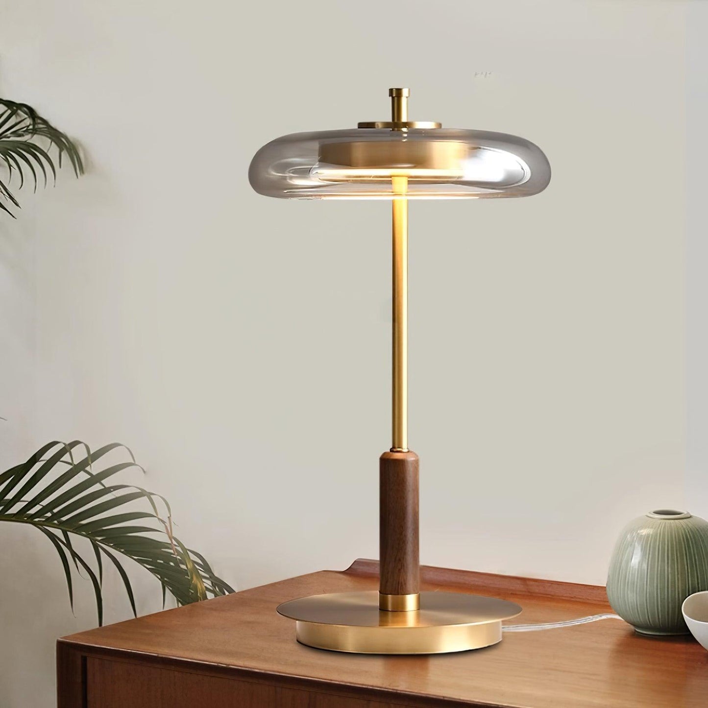 Ronaldo – Elegant Bordlampe i Moderne Design til Stue, Kontor og Soveværelse