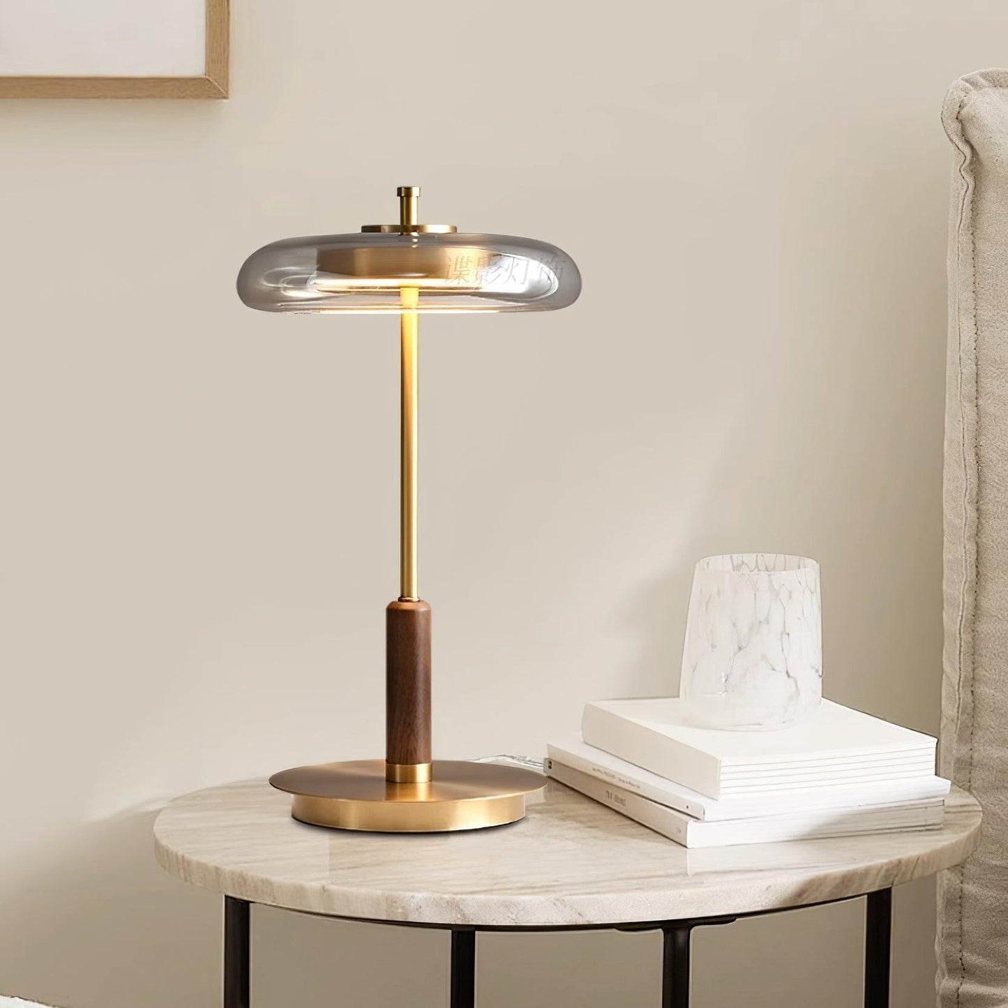 Ronaldo – Elegant Bordlampe i Moderne Design til Stue, Kontor og Soveværelse