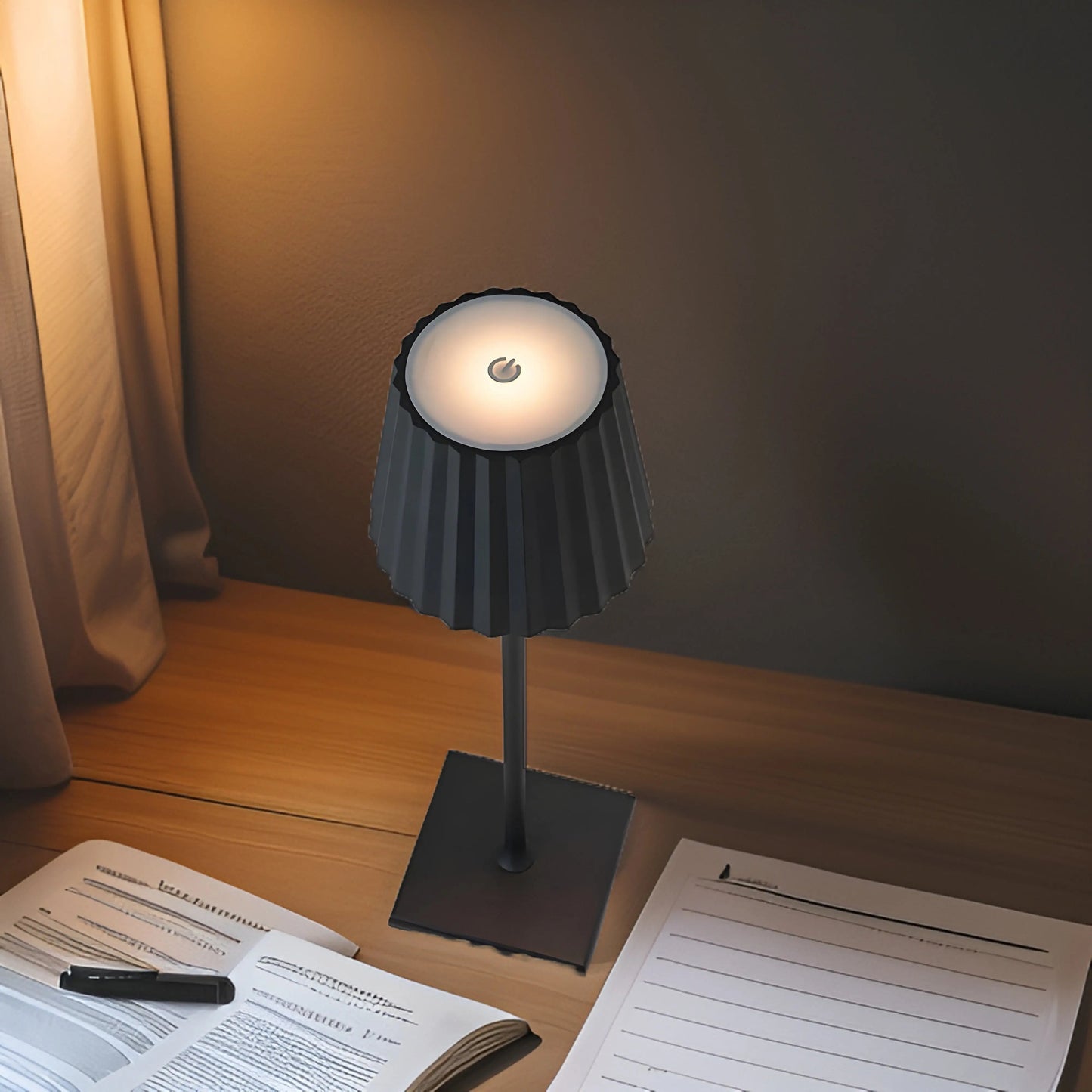 LumoLuxe Halo – Moderne Trådløs LED Bordlampe med USB-opladning