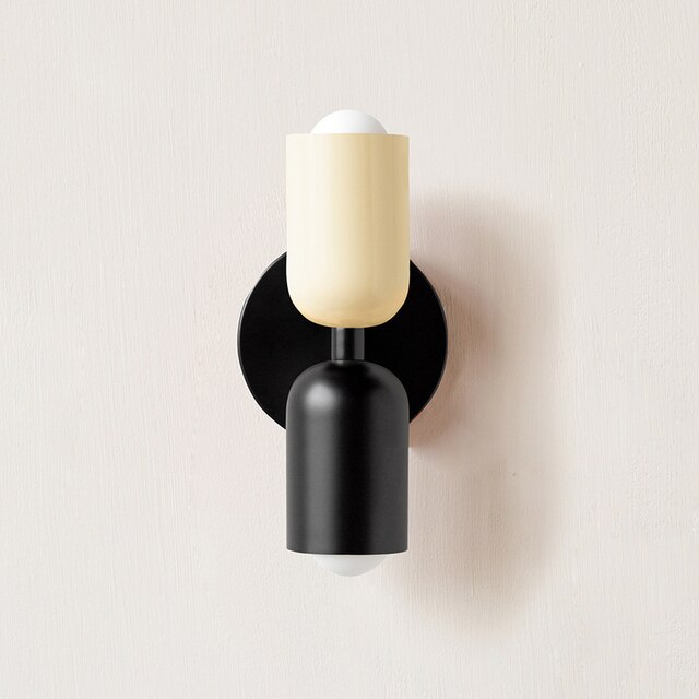 Elegant Creme LED Væglampe – Dobbelt Lys, Energiebesparende