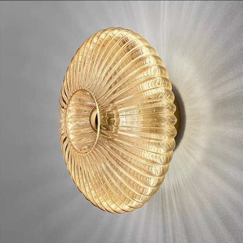Elegance Glass - Uskøn glaskunst væglampe til elegant indendørsbelysning