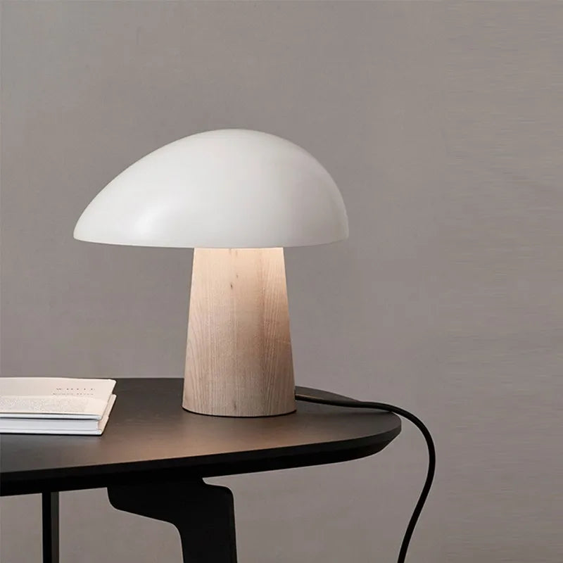 Juno – Eksklusiv Bordlampe Kollektion i Moderne Design til Stue, Soveværelse og Kontor