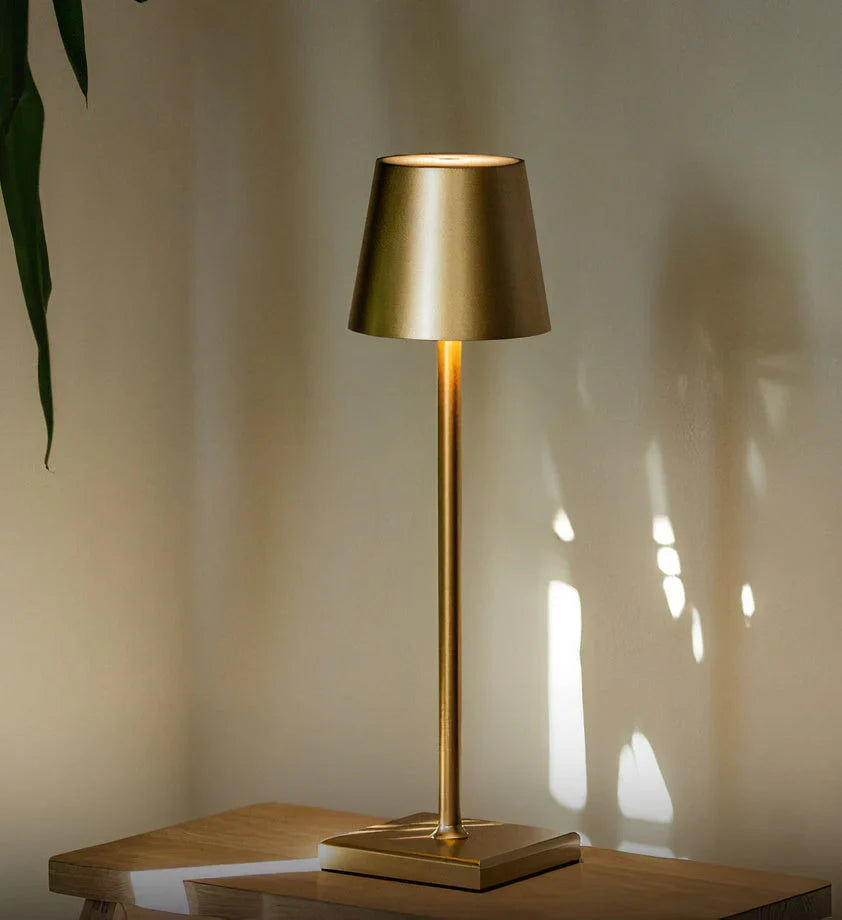 Nordiclight – Trådløs Genopladelig Bordlampe i Moderne Nordisk Design