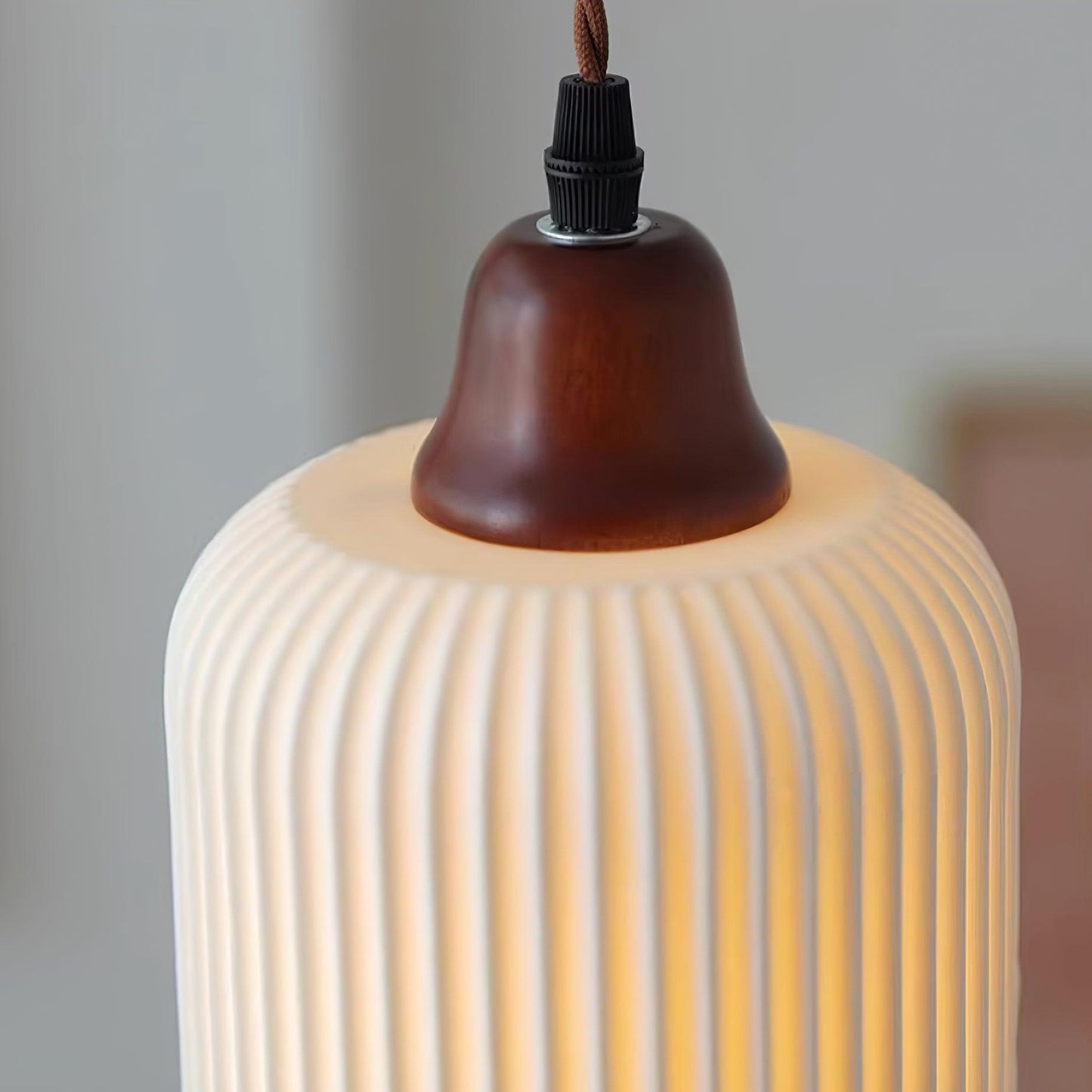 Sidra – Elegant Keramisk Pendellampe i Moderne Nordisk Design til Spisestue og Stue