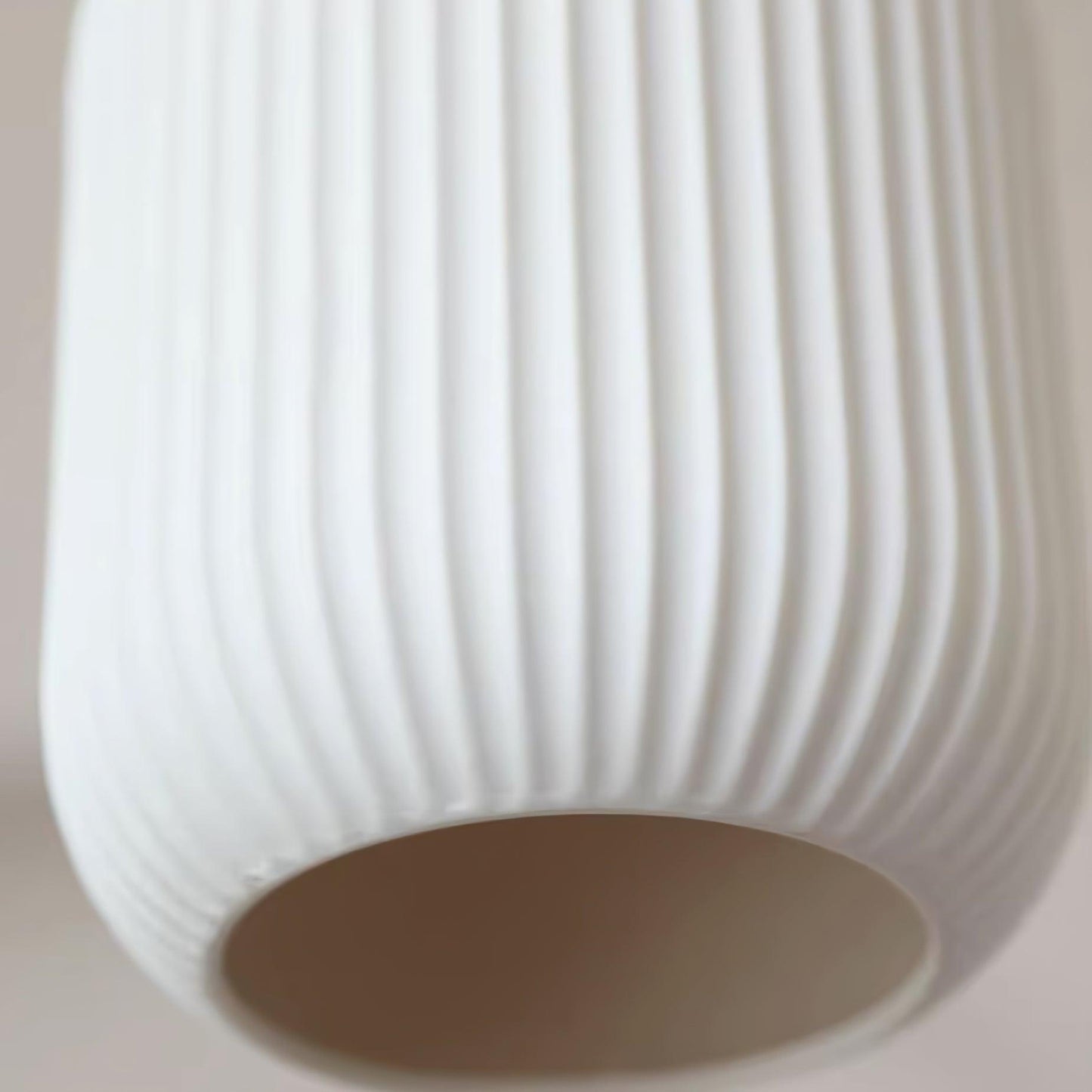 Sidra – Elegant Keramisk Pendellampe i Moderne Nordisk Design til Spisestue og Stue