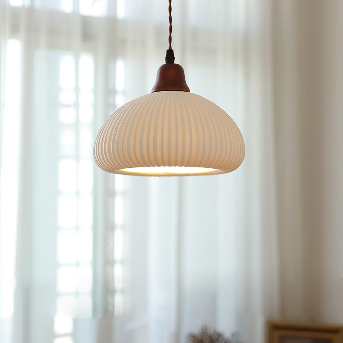 Sidra – Elegant Keramisk Pendellampe i Moderne Nordisk Design til Spisestue og Stue