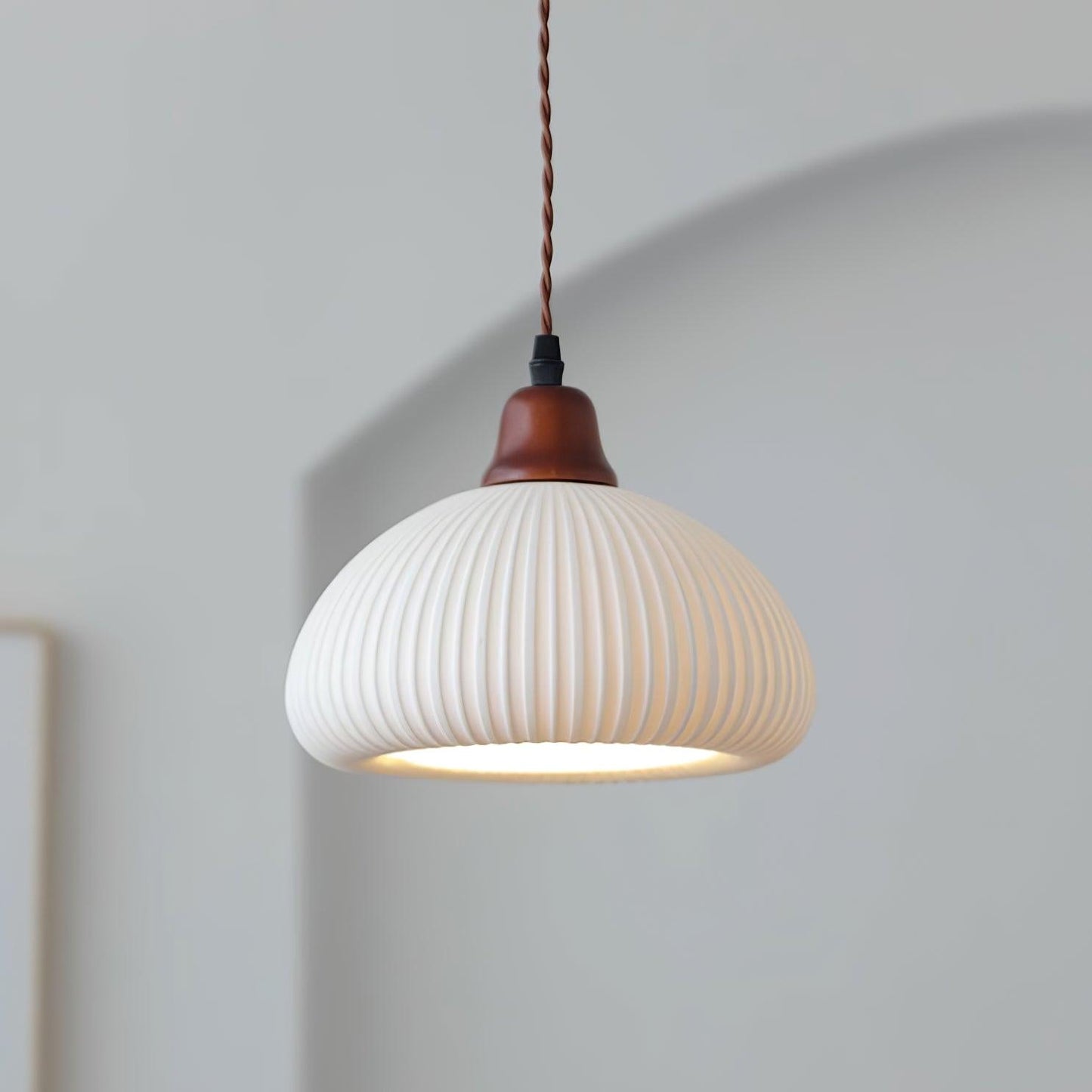 Sidra – Elegant Keramisk Pendellampe i Moderne Nordisk Design til Spisestue og Stue