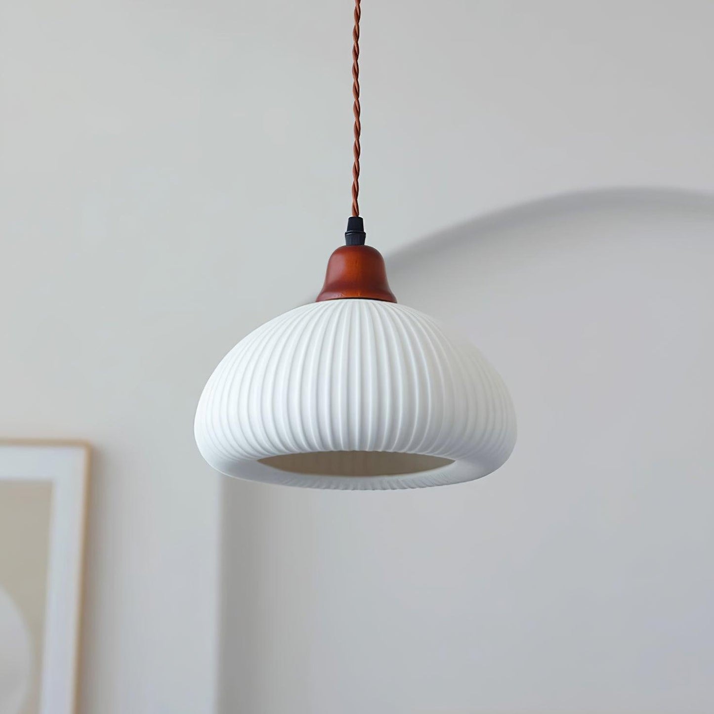 Sidra – Elegant Keramisk Pendellampe i Moderne Nordisk Design til Spisestue og Stue