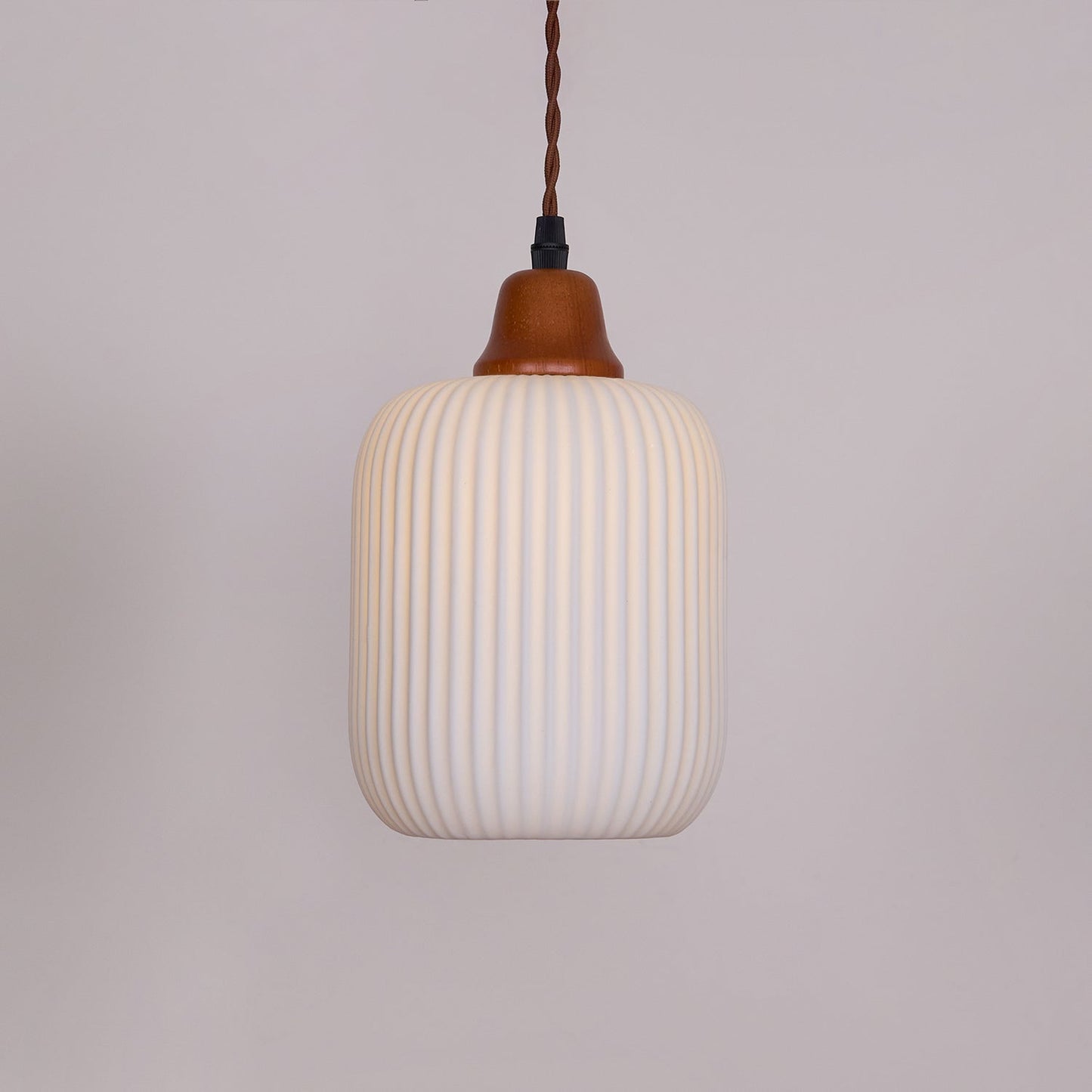Sidra – Elegant Keramisk Pendellampe i Moderne Nordisk Design til Spisestue og Stue