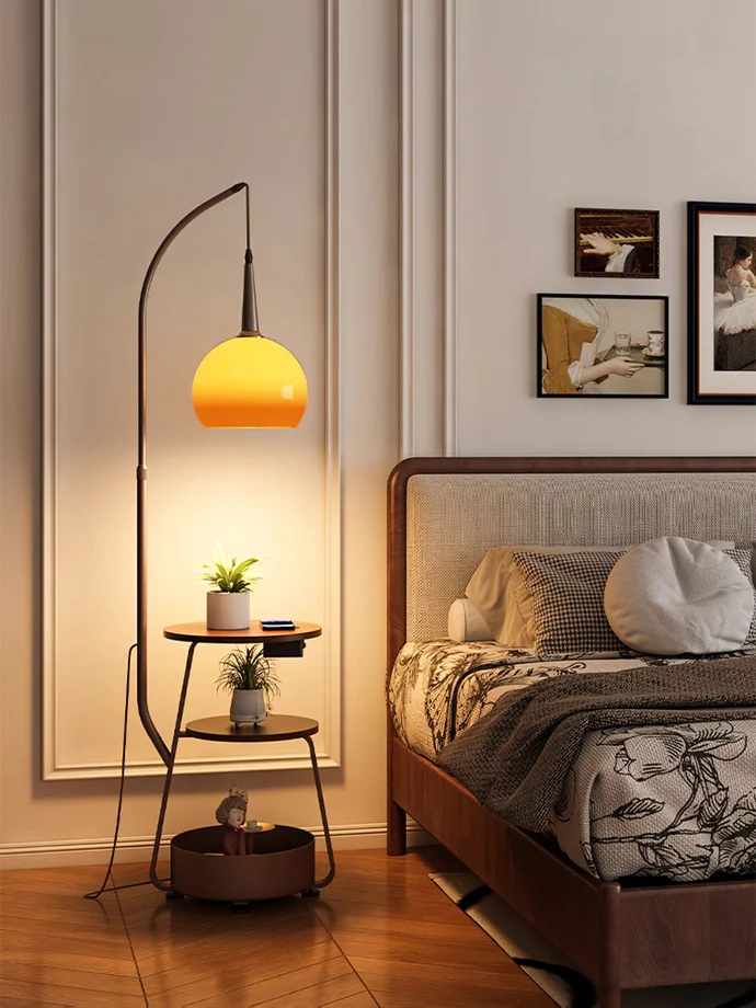 Bauhaus – Moderne Natbordslampe i Klassisk Bauhaus Design til Soveværelset