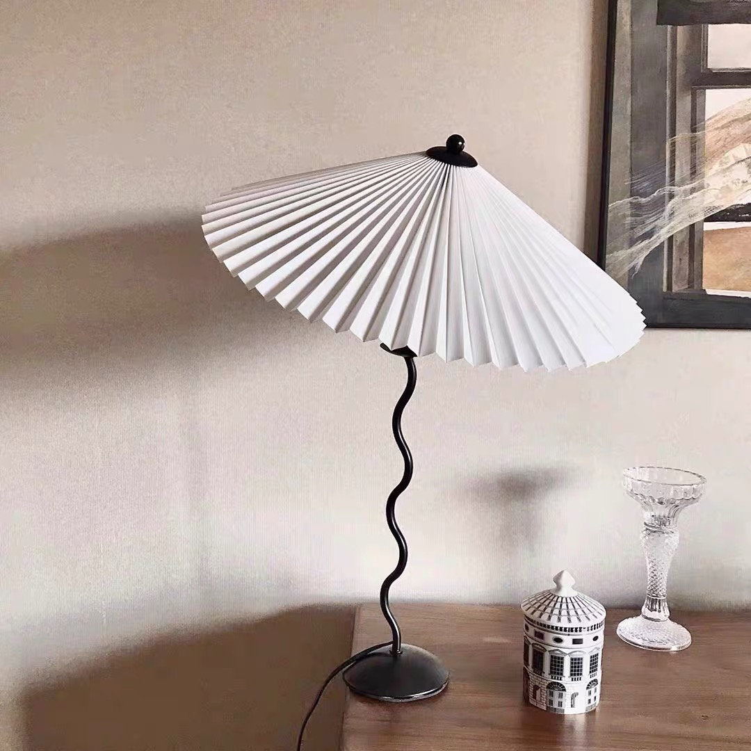Squiggle bordlampe – Moderne stilfuld lampe til stue, soveværelse og kontor
