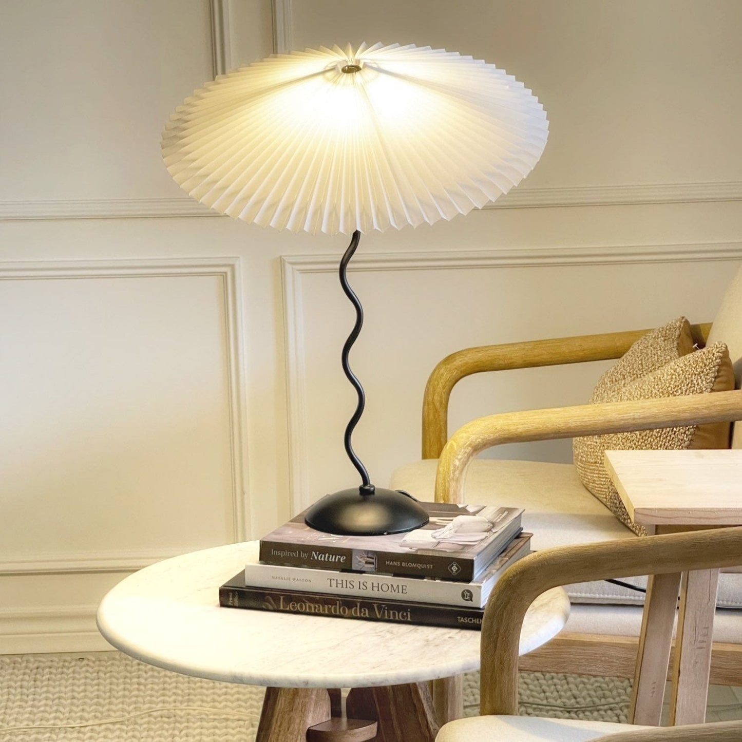Squiggle bordlampe – Moderne stilfuld lampe til stue, soveværelse og kontor
