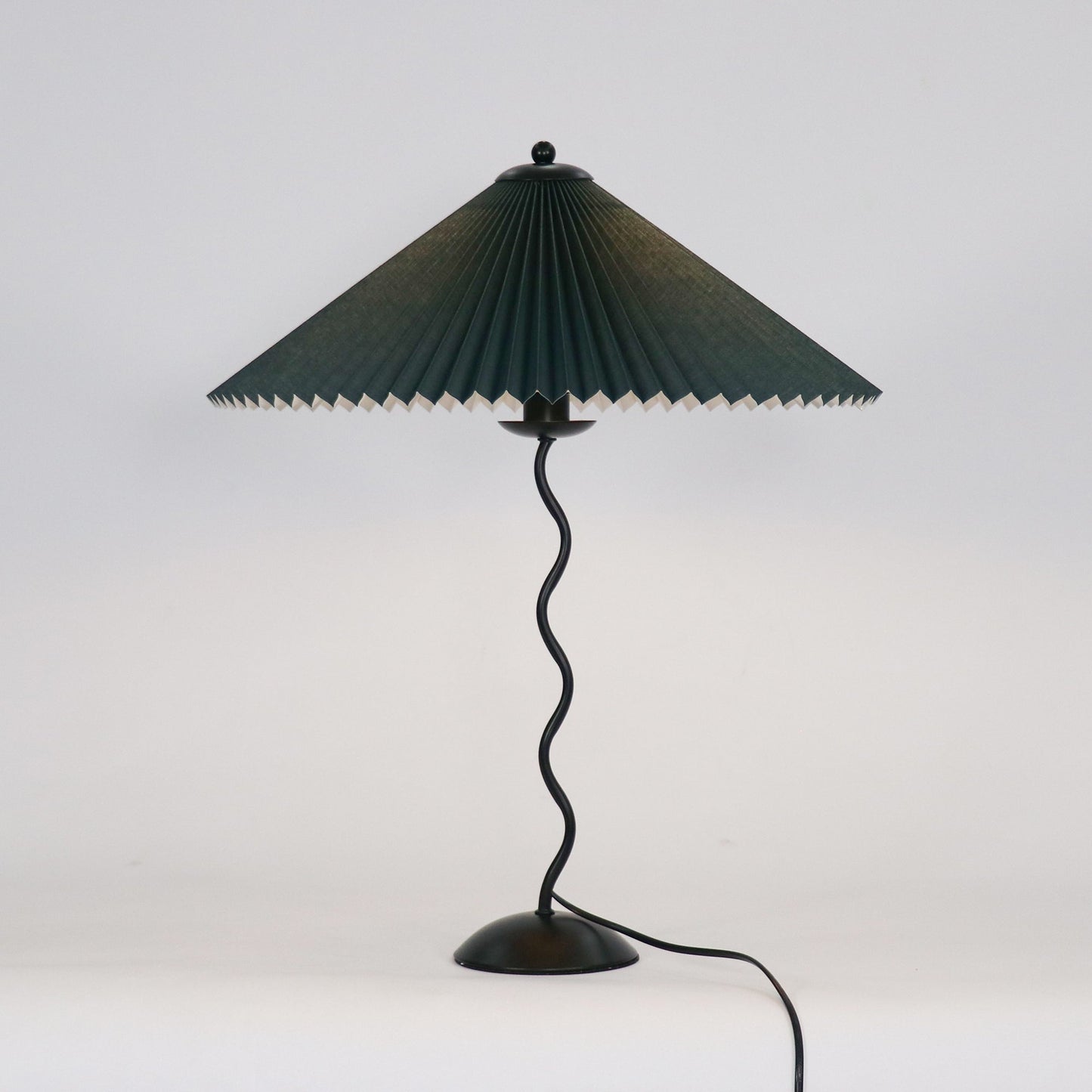 Squiggle bordlampe – Moderne stilfuld lampe til stue, soveværelse og kontor