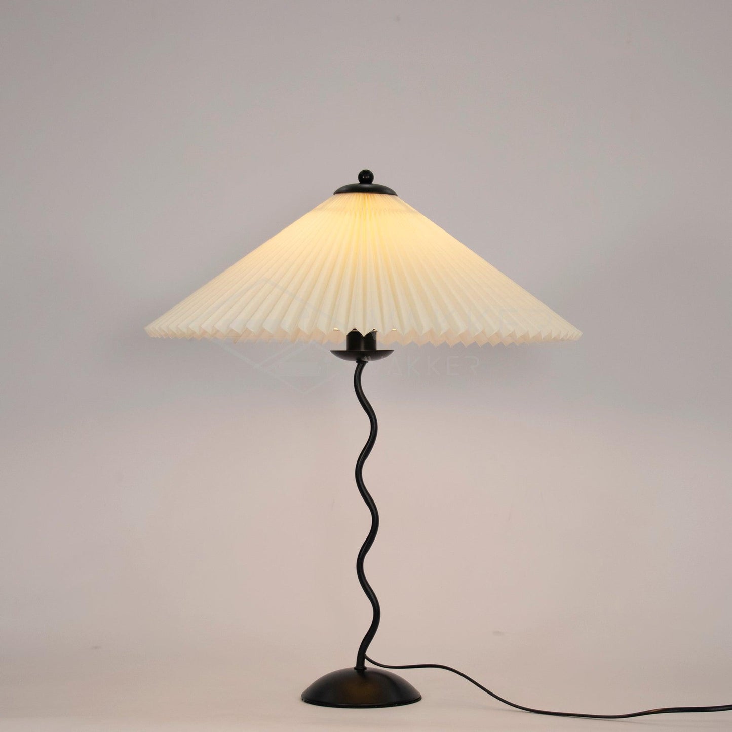 Squiggle bordlampe – Moderne stilfuld lampe til stue, soveværelse og kontor