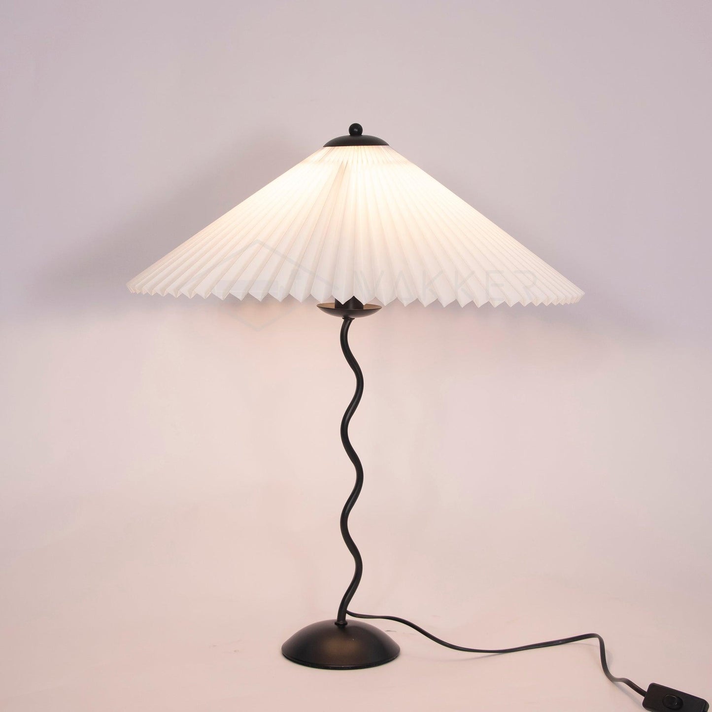 Squiggle bordlampe – Moderne stilfuld lampe til stue, soveværelse og kontor