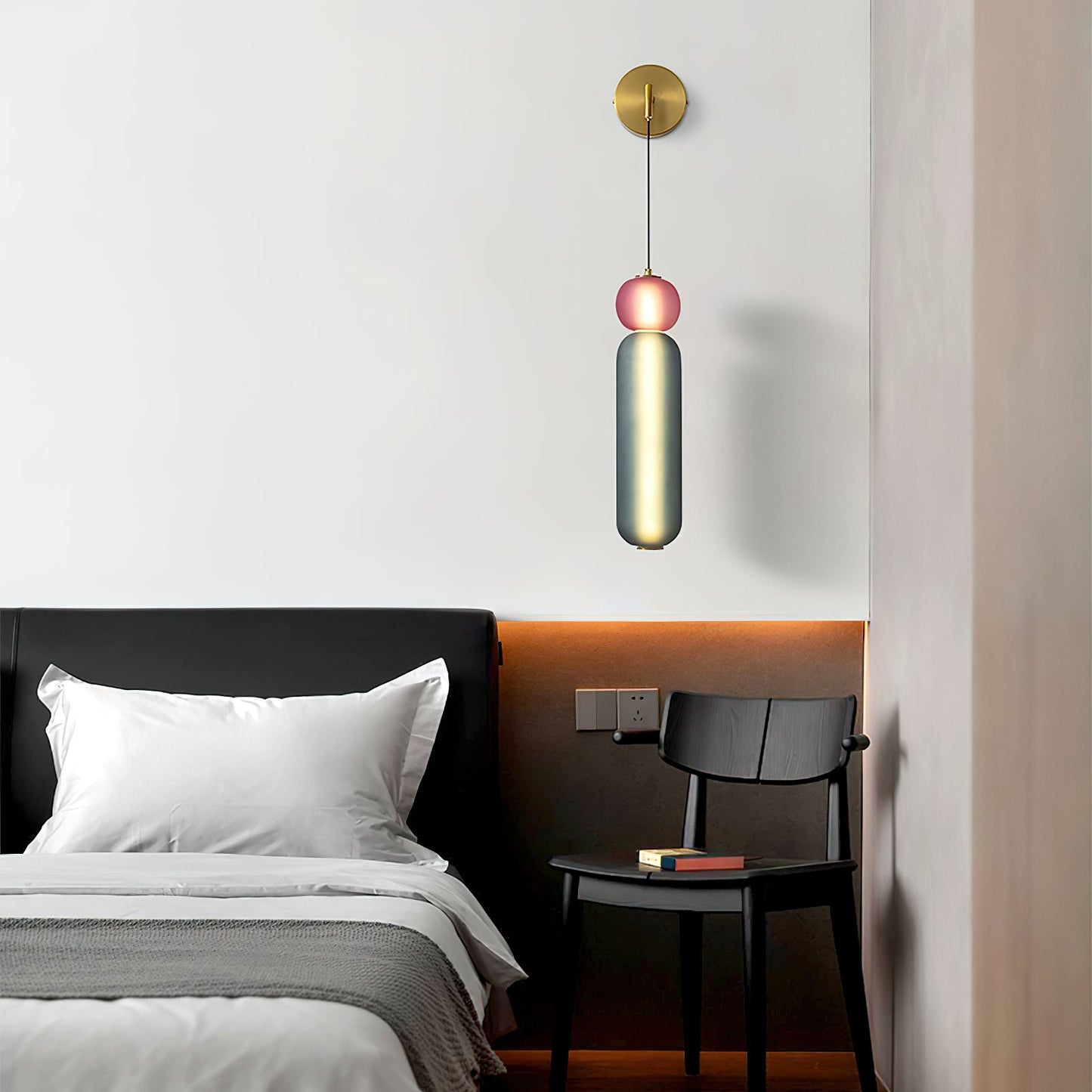 Surge Glow – Elegant Wall Sconce Væglampe til Moderne og Klassisk Indretning