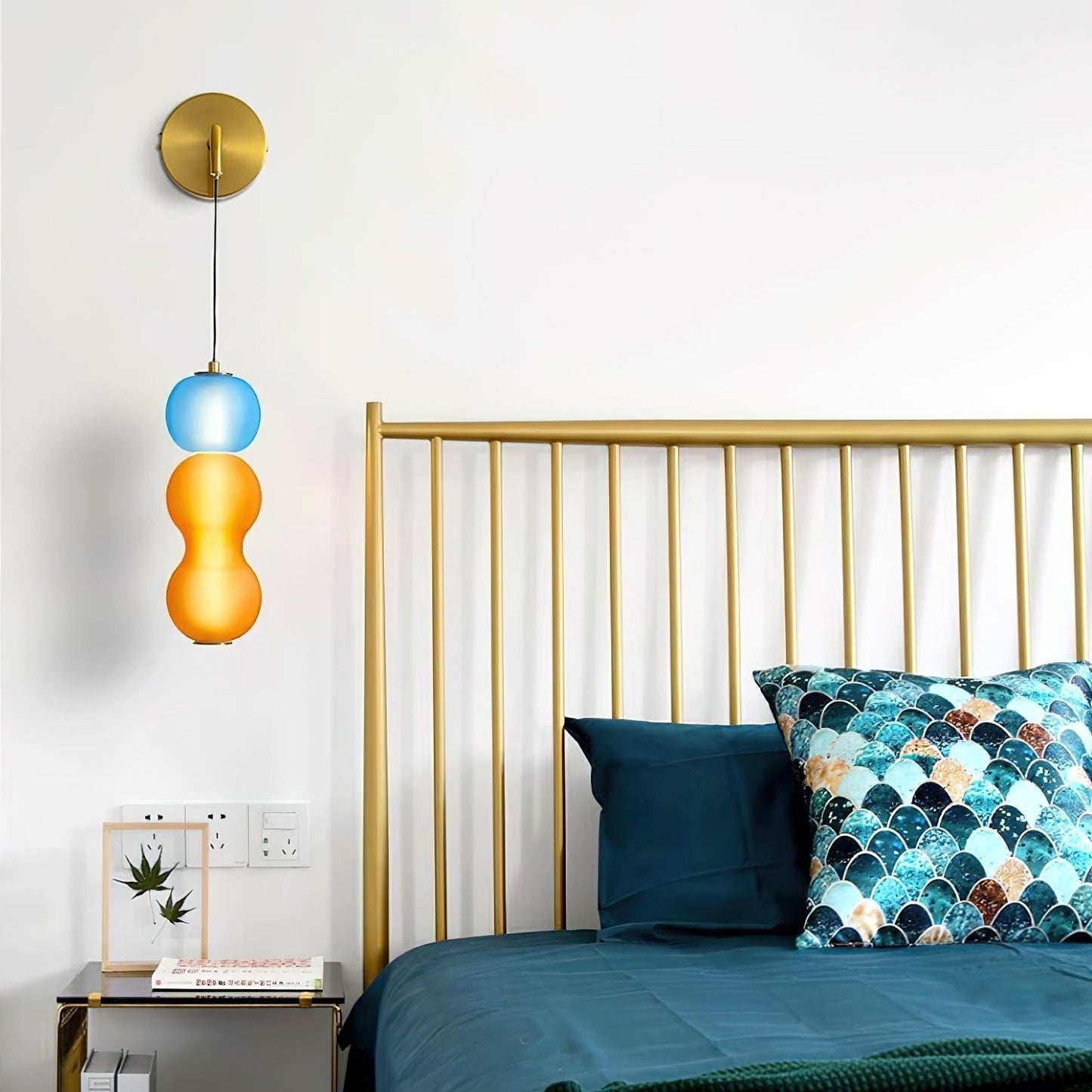Surge Glow – Elegant Wall Sconce Væglampe til Moderne og Klassisk Indretning