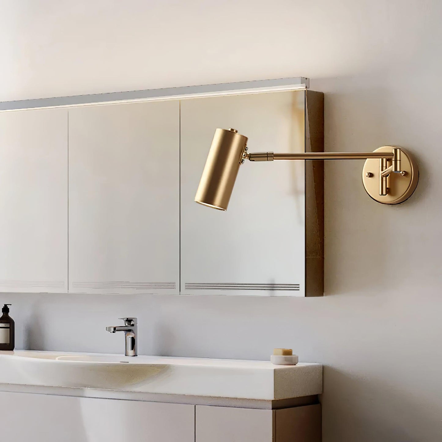FlexArm Light – Justerbar Svingarm Væglampe til Funktionel og Dekorativ Belysning