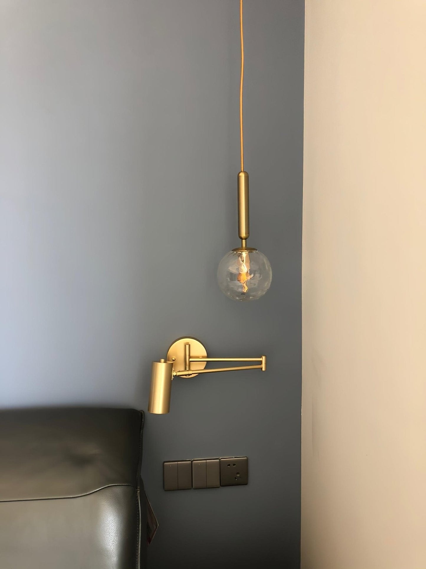 FlexArm Light – Justerbar Svingarm Væglampe til Funktionel og Dekorativ Belysning