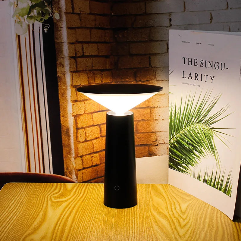 Remoteglo – Trådløs LED Bordlampe med Fjernbetjening i Moderne Design