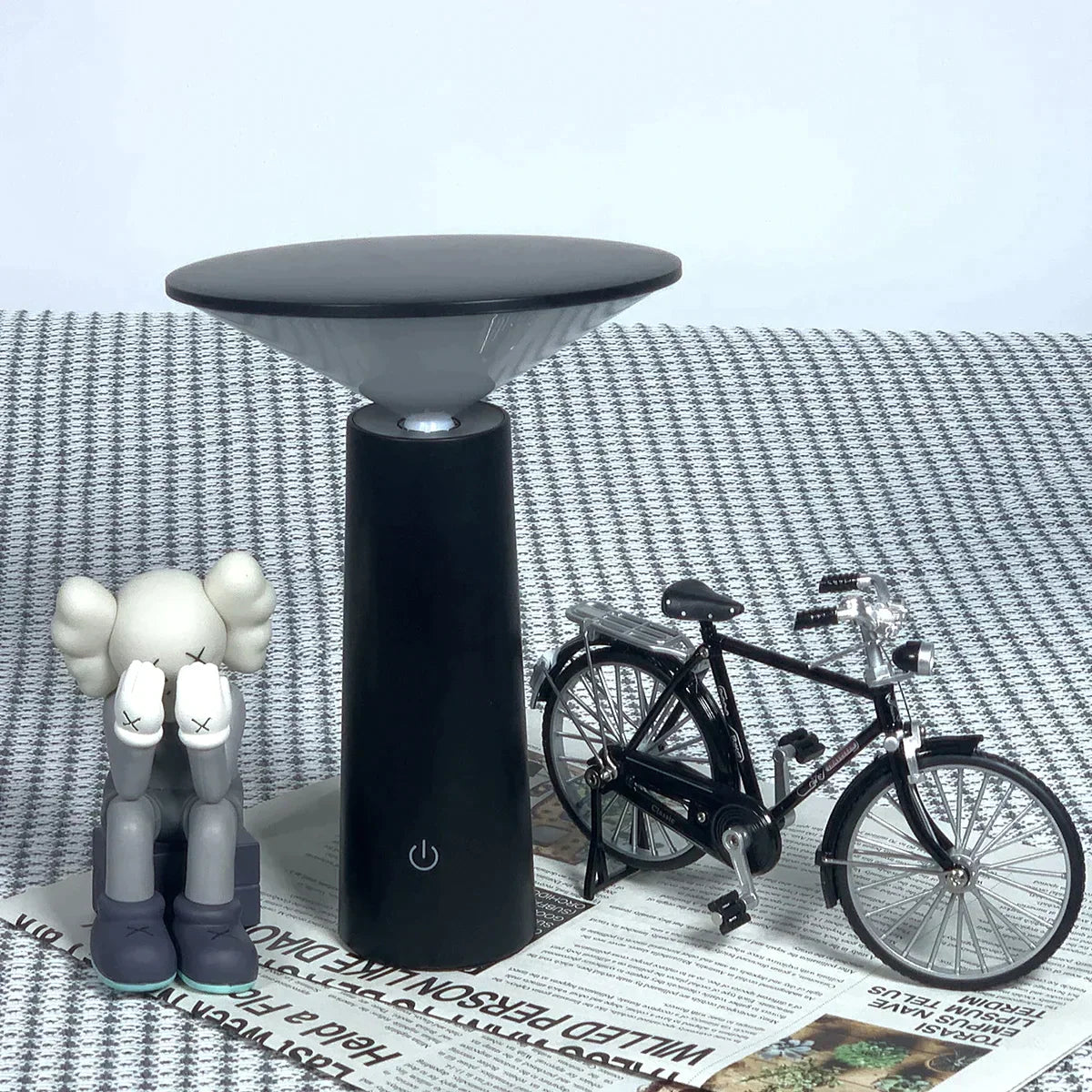 Remoteglo – Trådløs LED Bordlampe med Fjernbetjening i Moderne Design