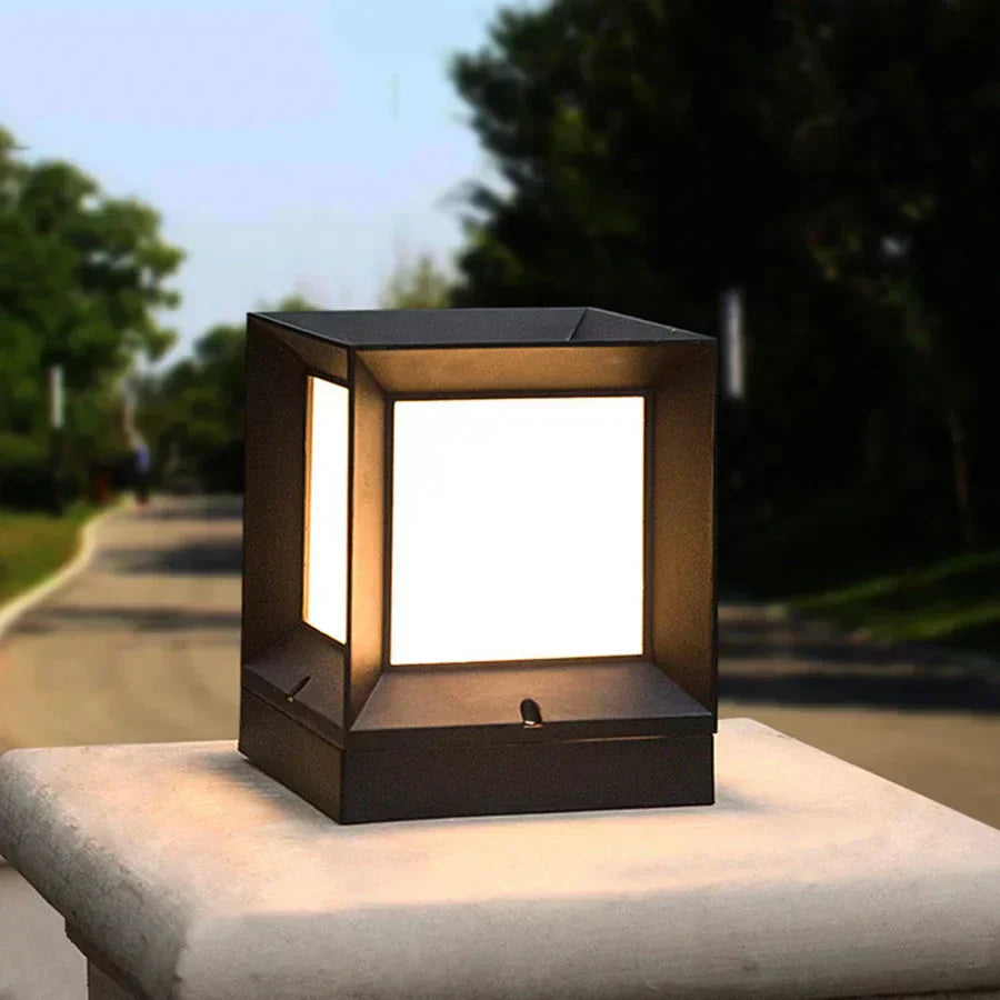 EclatPorte Lampe – Elegant Solcellelanterne til Din Indkørsel